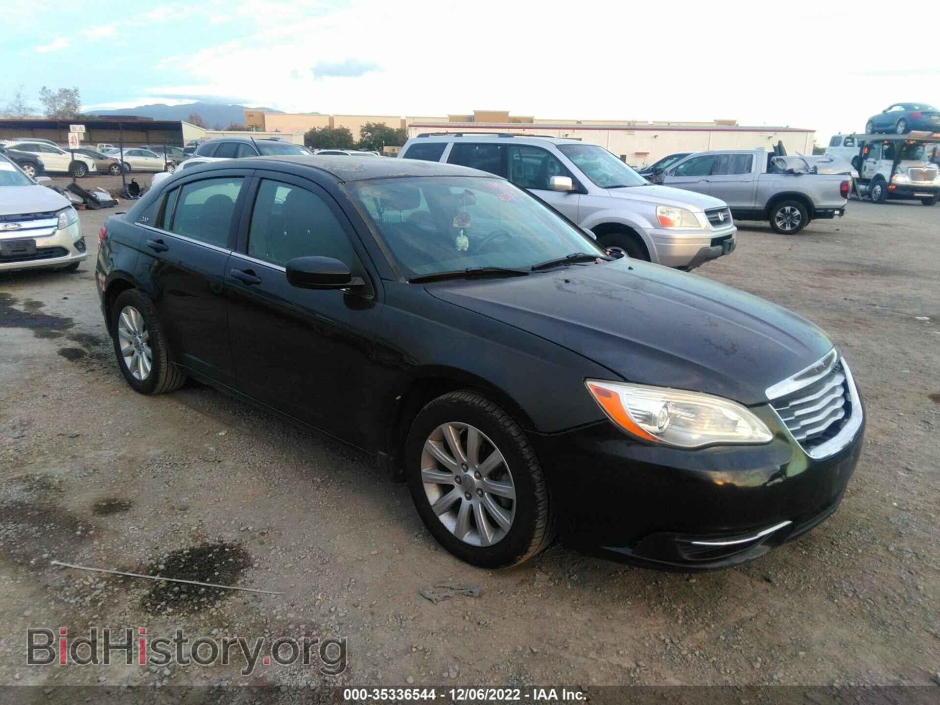 Photo 1C3BC1FB0BN565972 - CHRYSLER 200 2011