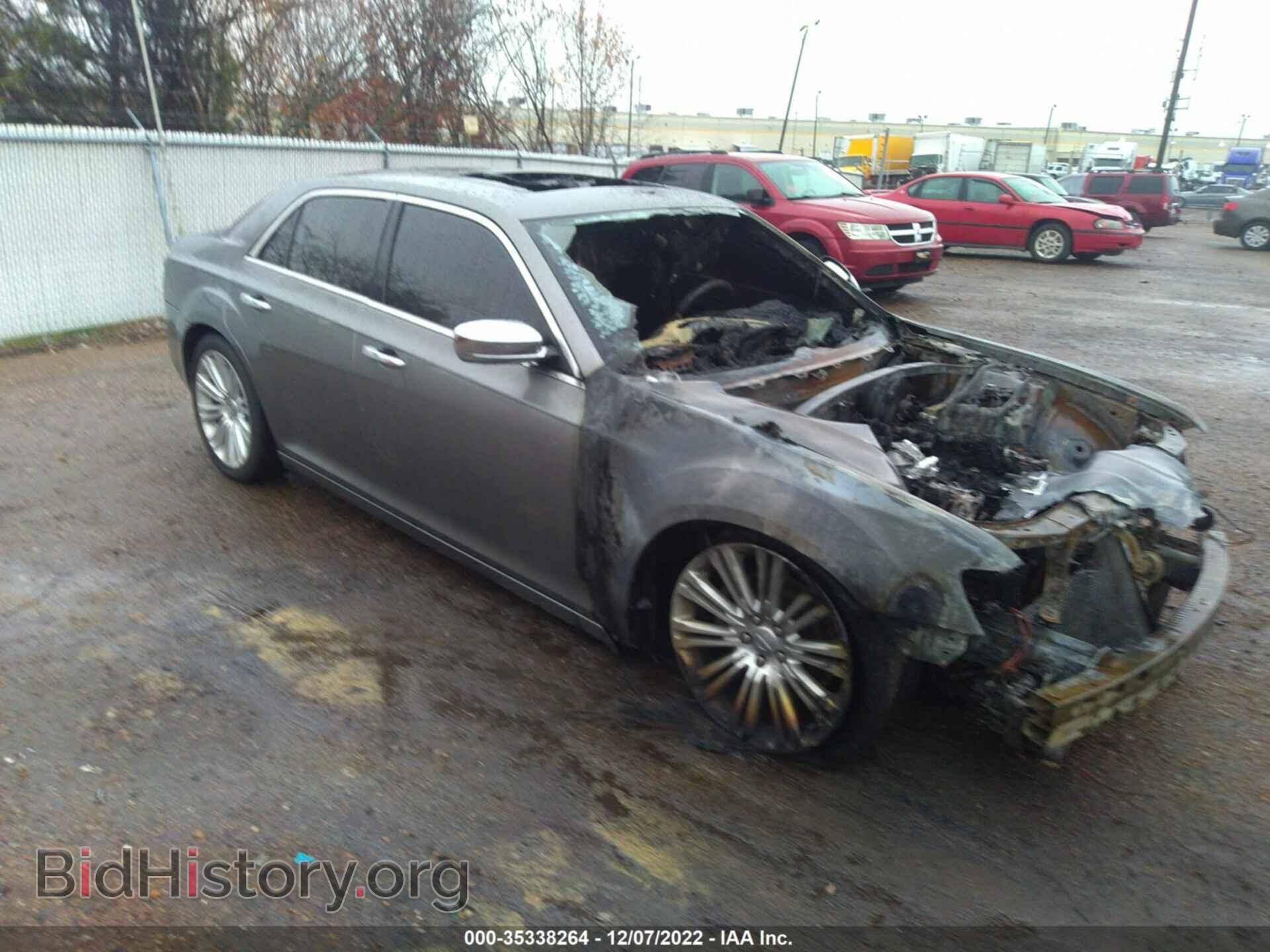 Фотография 2C3CA6CT0BH581098 - CHRYSLER 300 2011