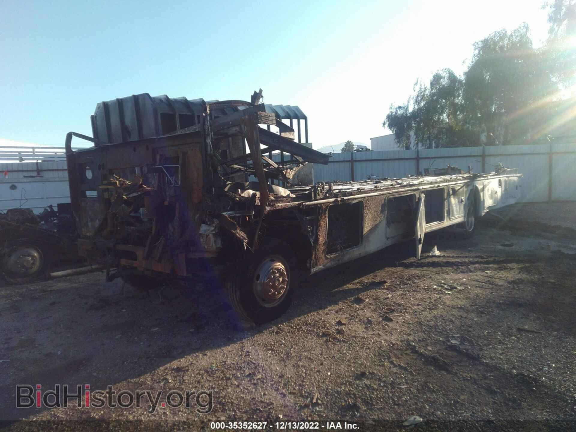 2020 FORD F53 - VIN: 1F66F5DN6L0A18067 - Photo 2