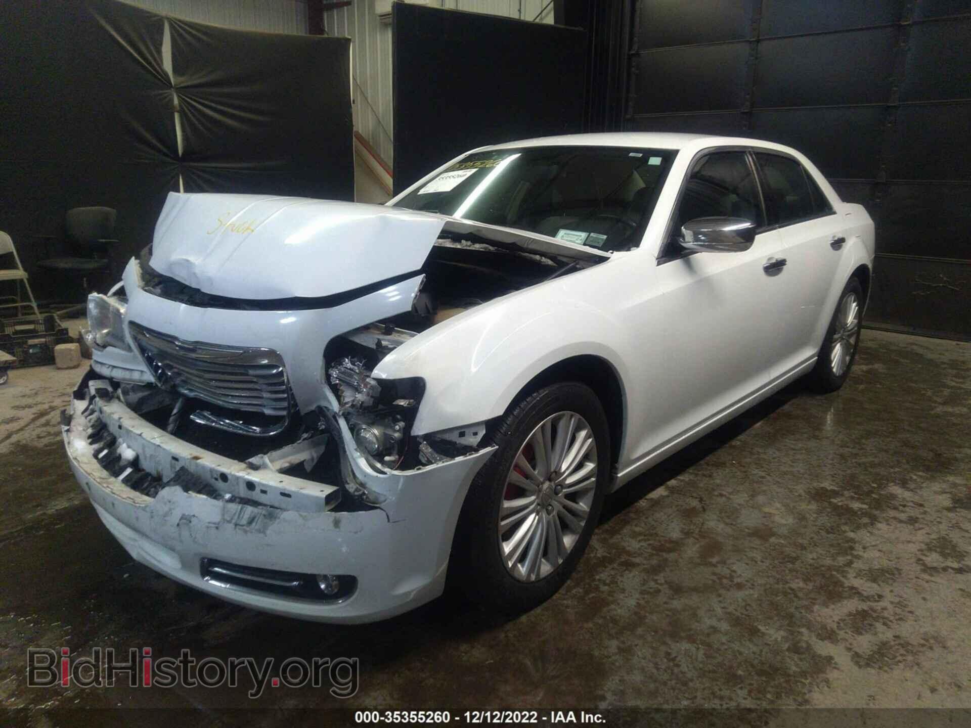 2012 CHRYSLER 300 - VIN: 2C3CCAHG0CH184873 - Фото 2