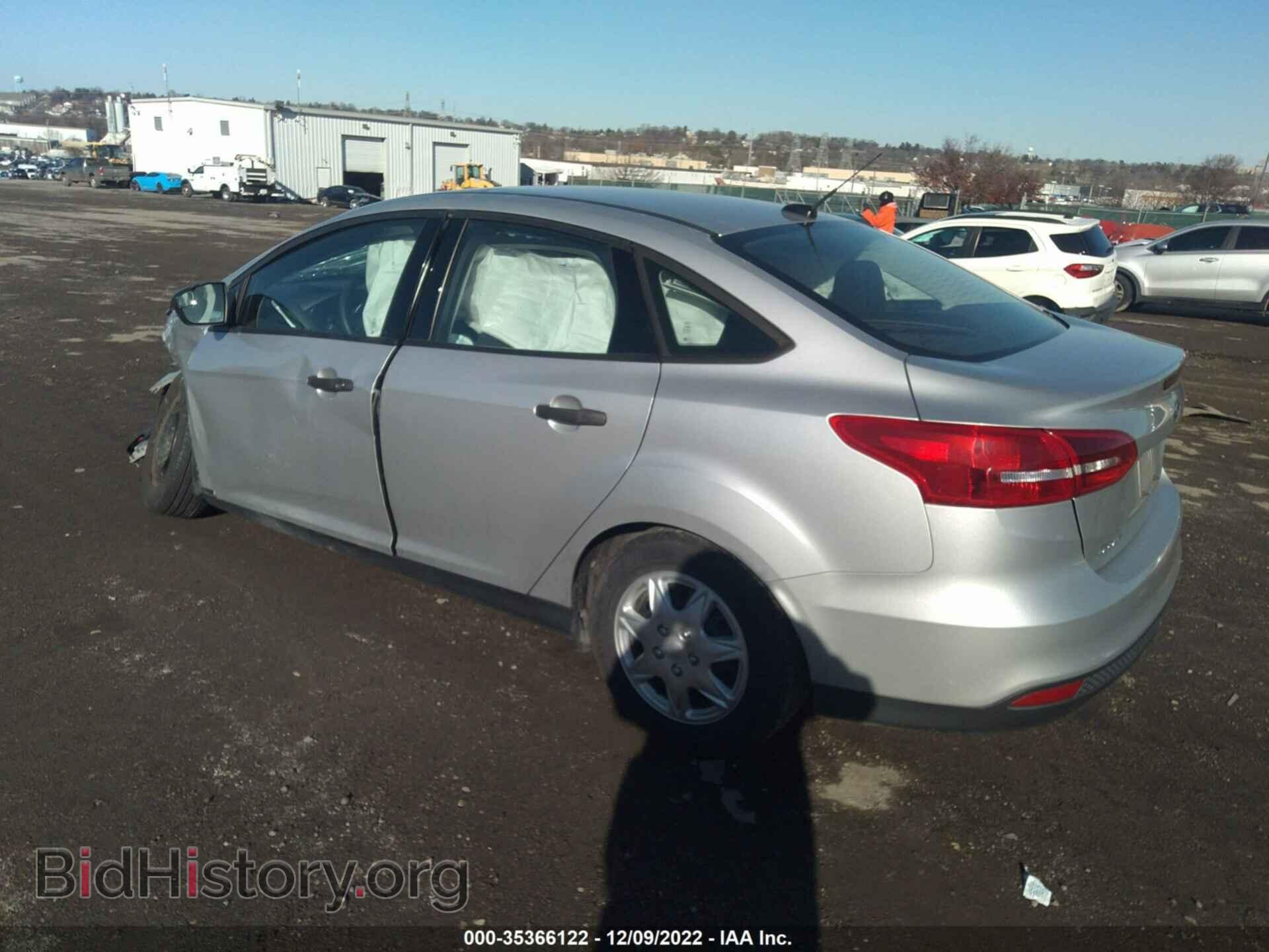 2017 FORD FOCUS - VIN: 1FADP3E2XHL244375 - Фото 3