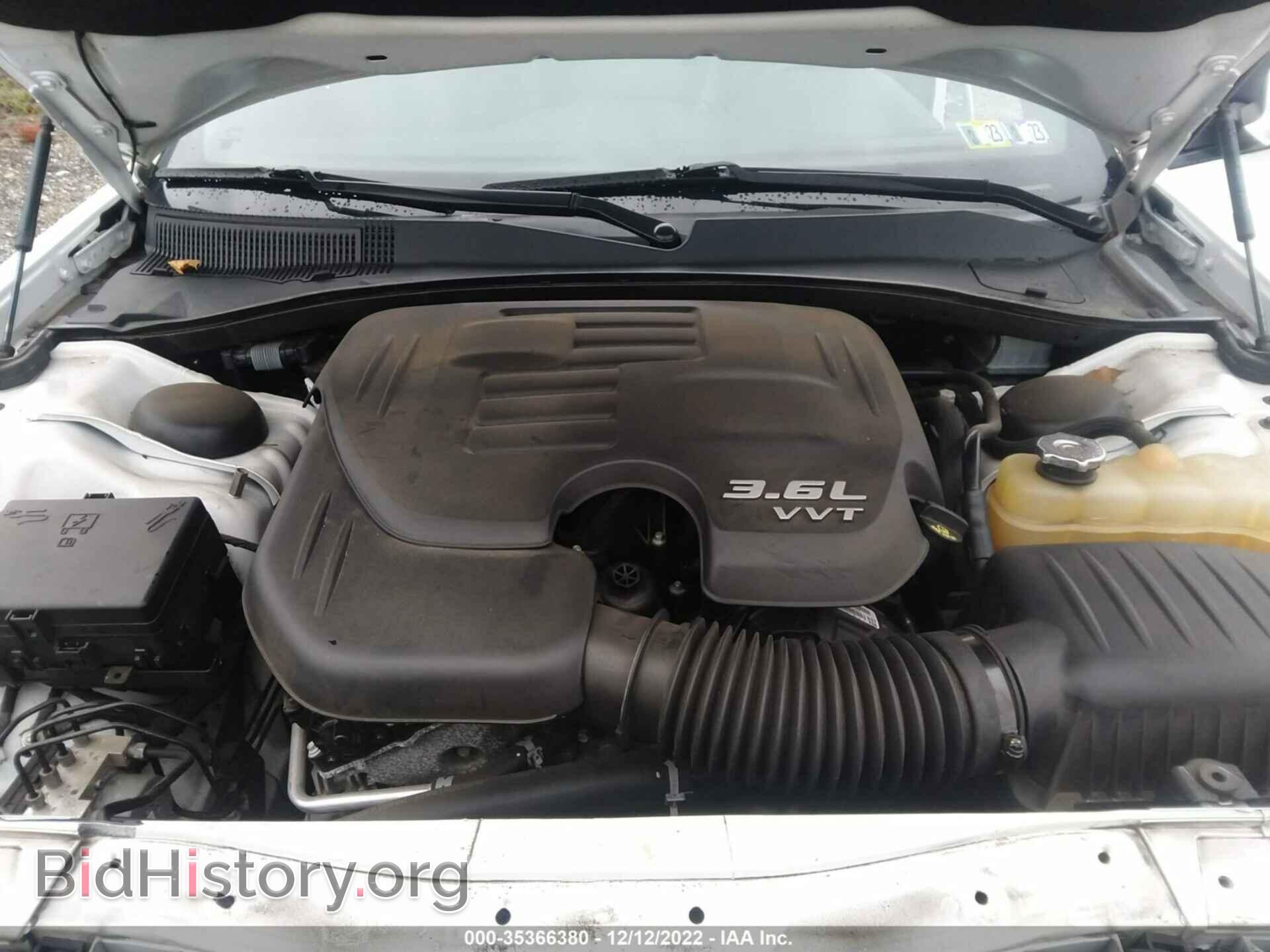 2019 CHRYSLER 300 - VIN: 2C3CCABG9KH516333 - Фото 10