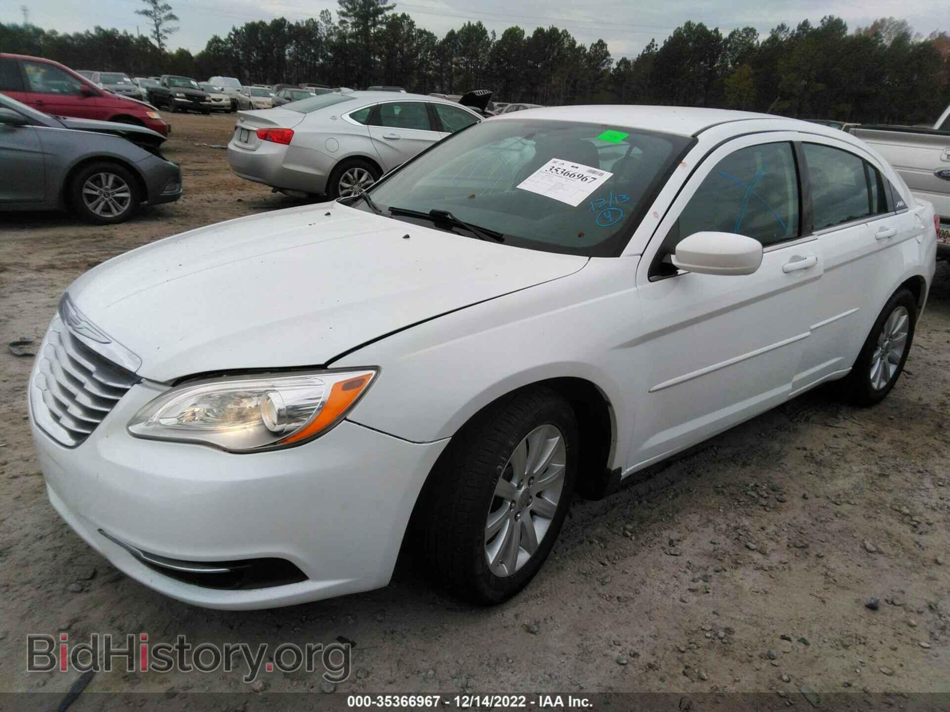 2014 CHRYSLER 200 - VIN: 1C3CCBBB1EN236833 - Фото 2