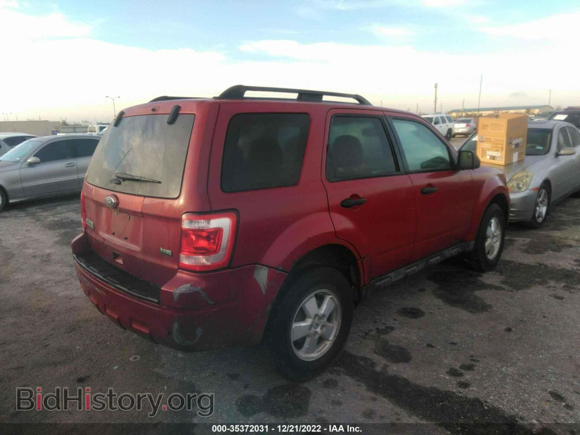 2011 FORD ESCAPE - VIN: 1FMCU0DG9BKB24196 - Photo 4