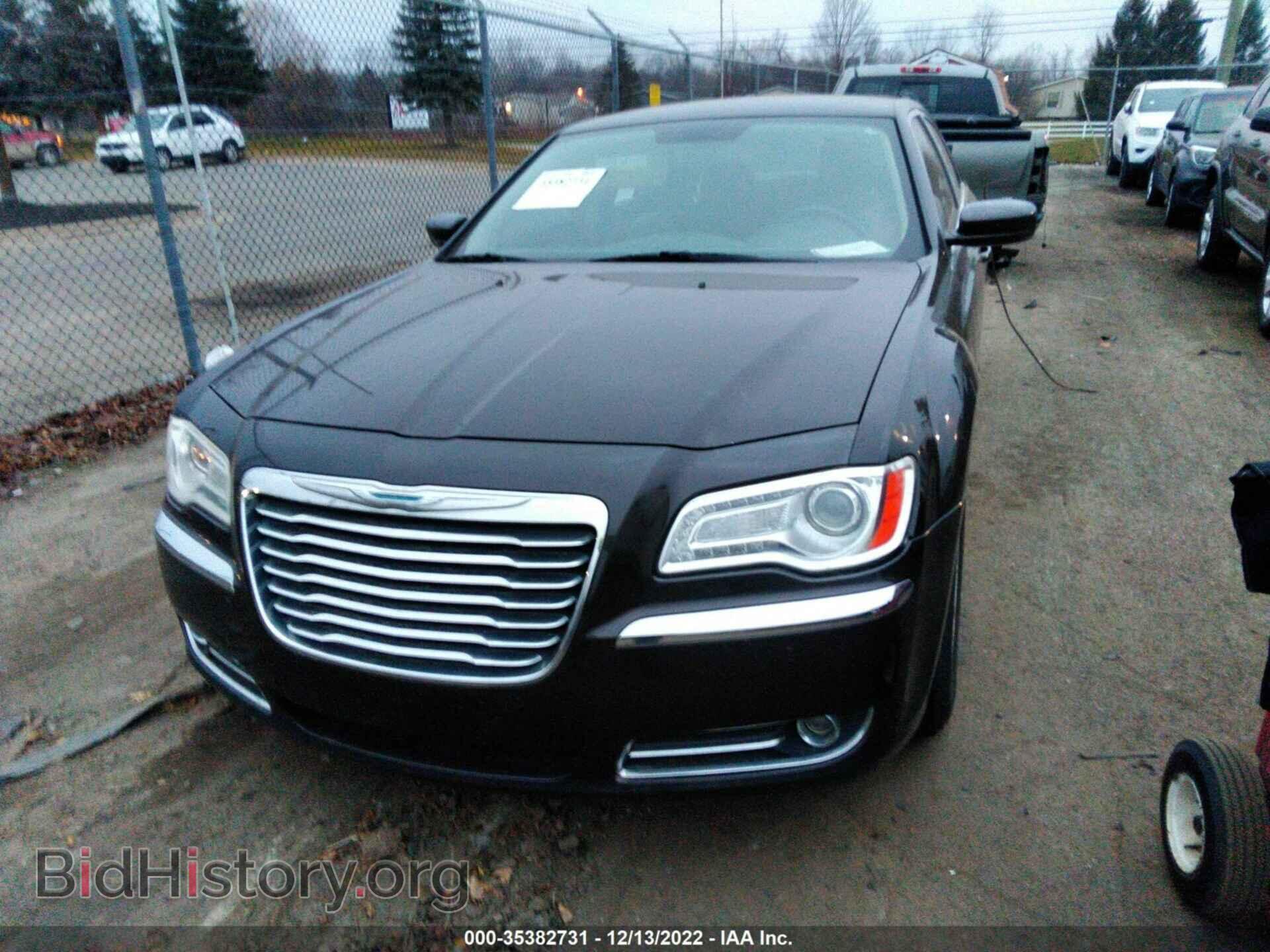 2012 CHRYSLER 300 - VIN: 2C3CCAAG0CH141211 - Фото 2