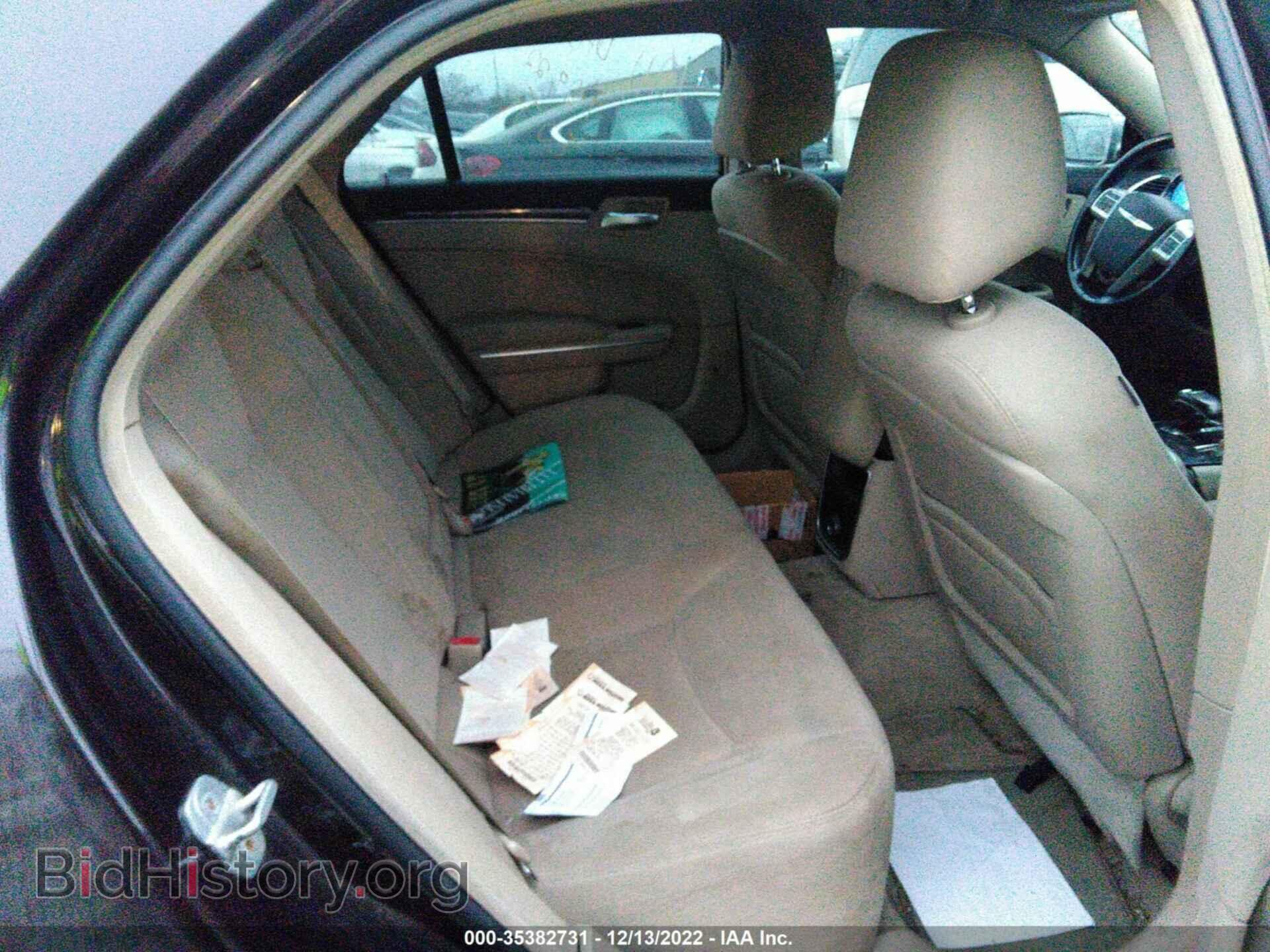 2012 CHRYSLER 300 - VIN: 2C3CCAAG0CH141211 - Фото 8