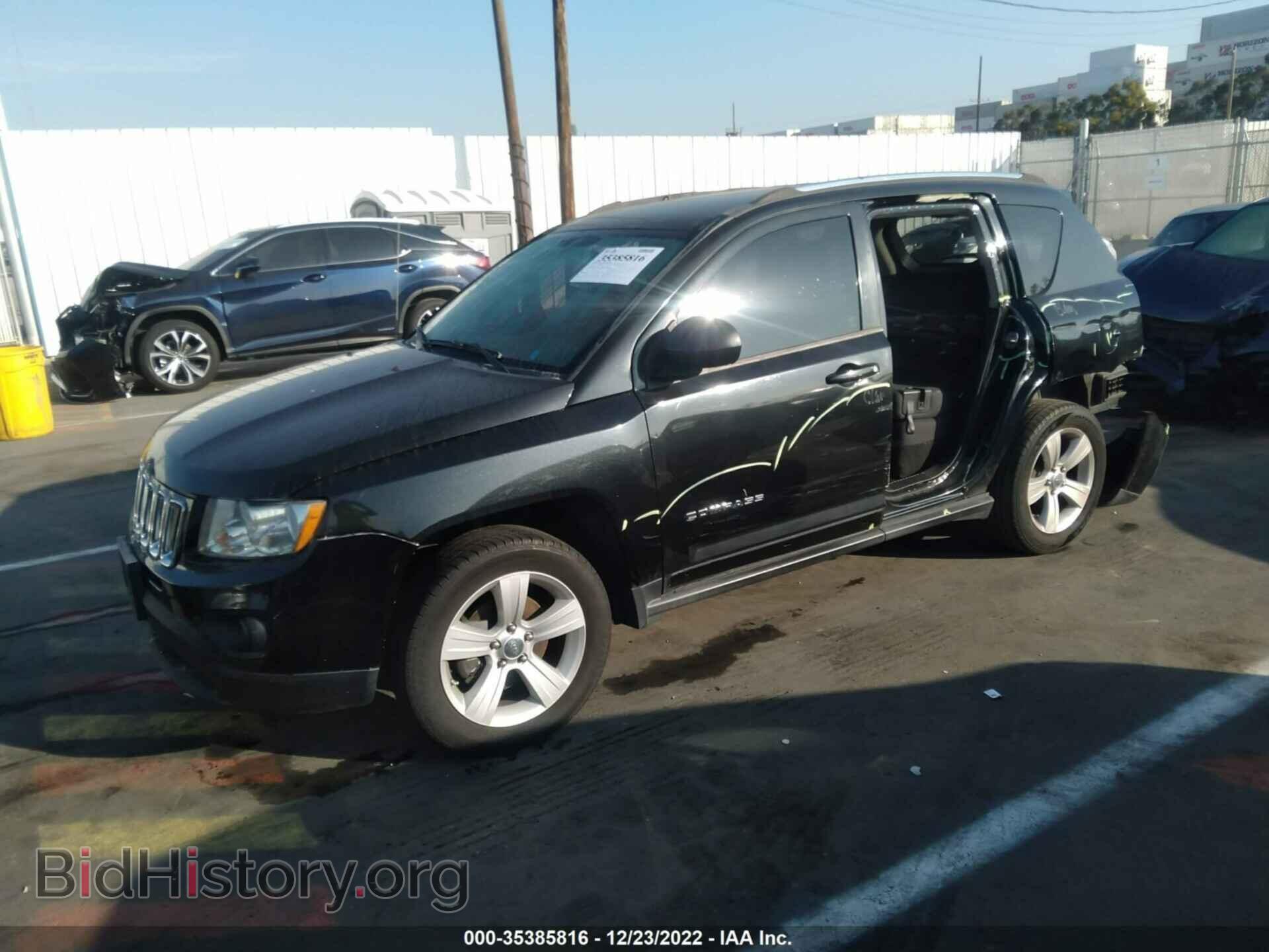 2011 JEEP COMPASS - VIN: 1J4NT1FA6BD139705 - Фото 2