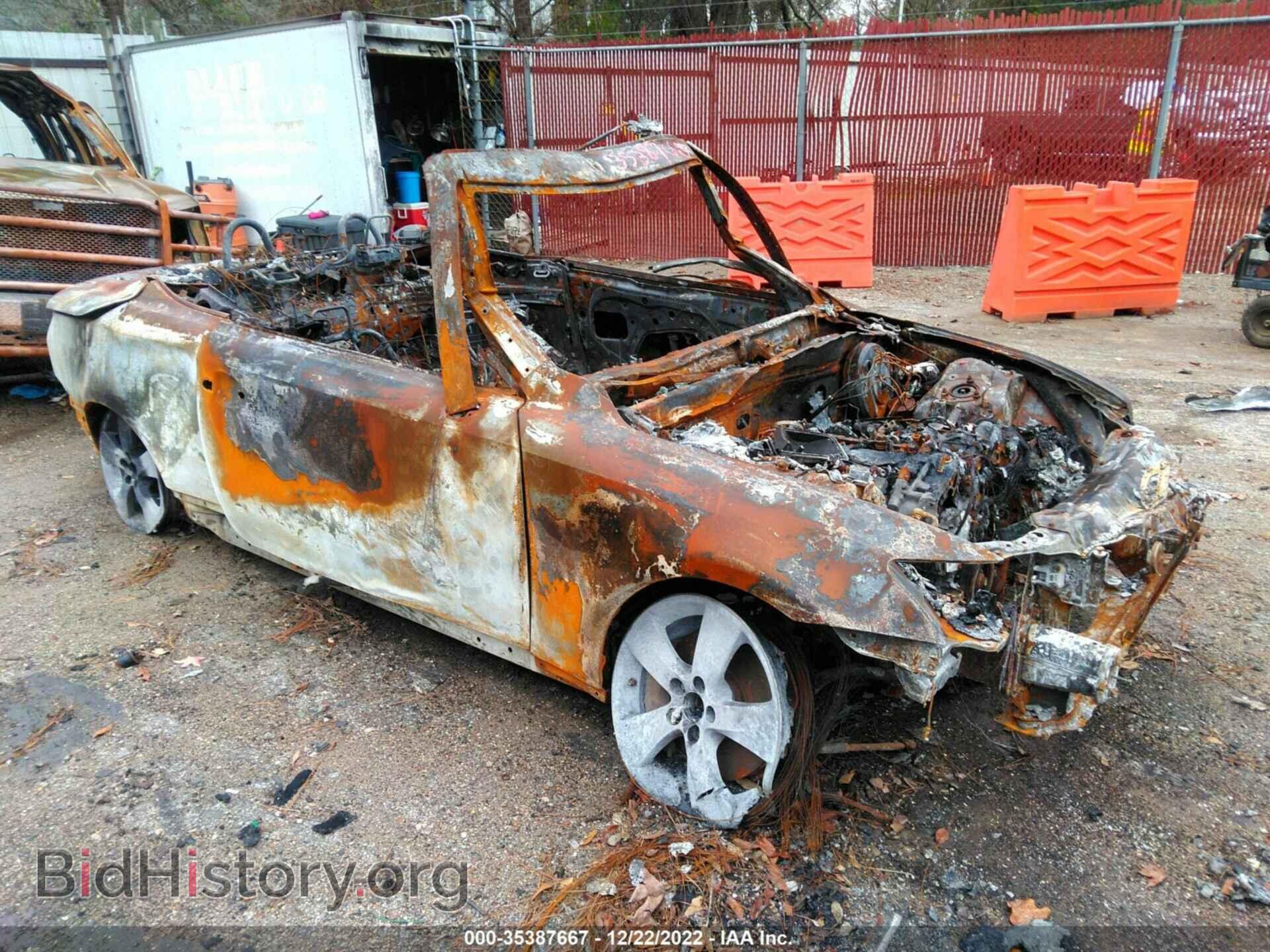 Photo JTHFE2C29A2500554 - LEXUS IS 350C 2010