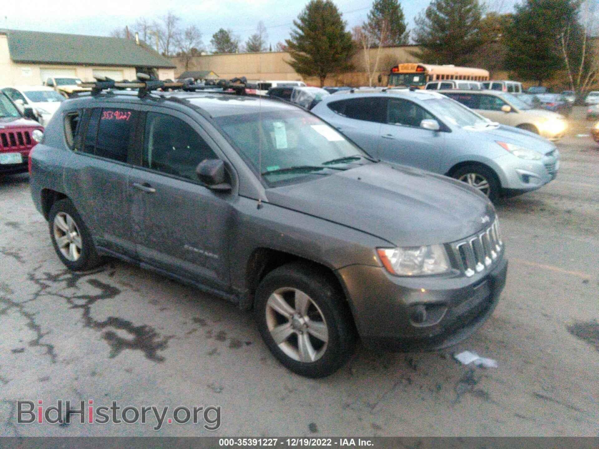 Photo 1J4NF1FB2BD248243 - JEEP COMPASS 2011