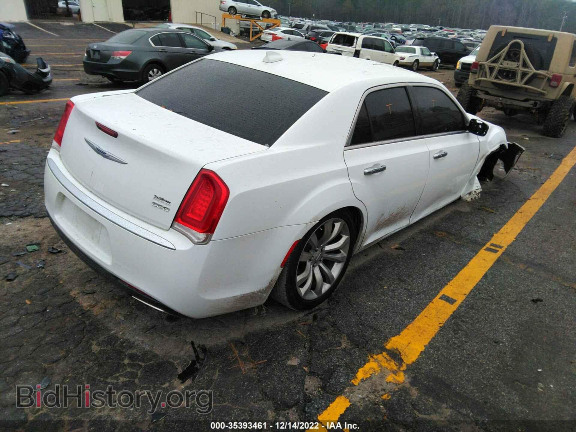 2019 CHRYSLER 300 - VIN: 2C3CCAEG8KH536441 - Фото 4