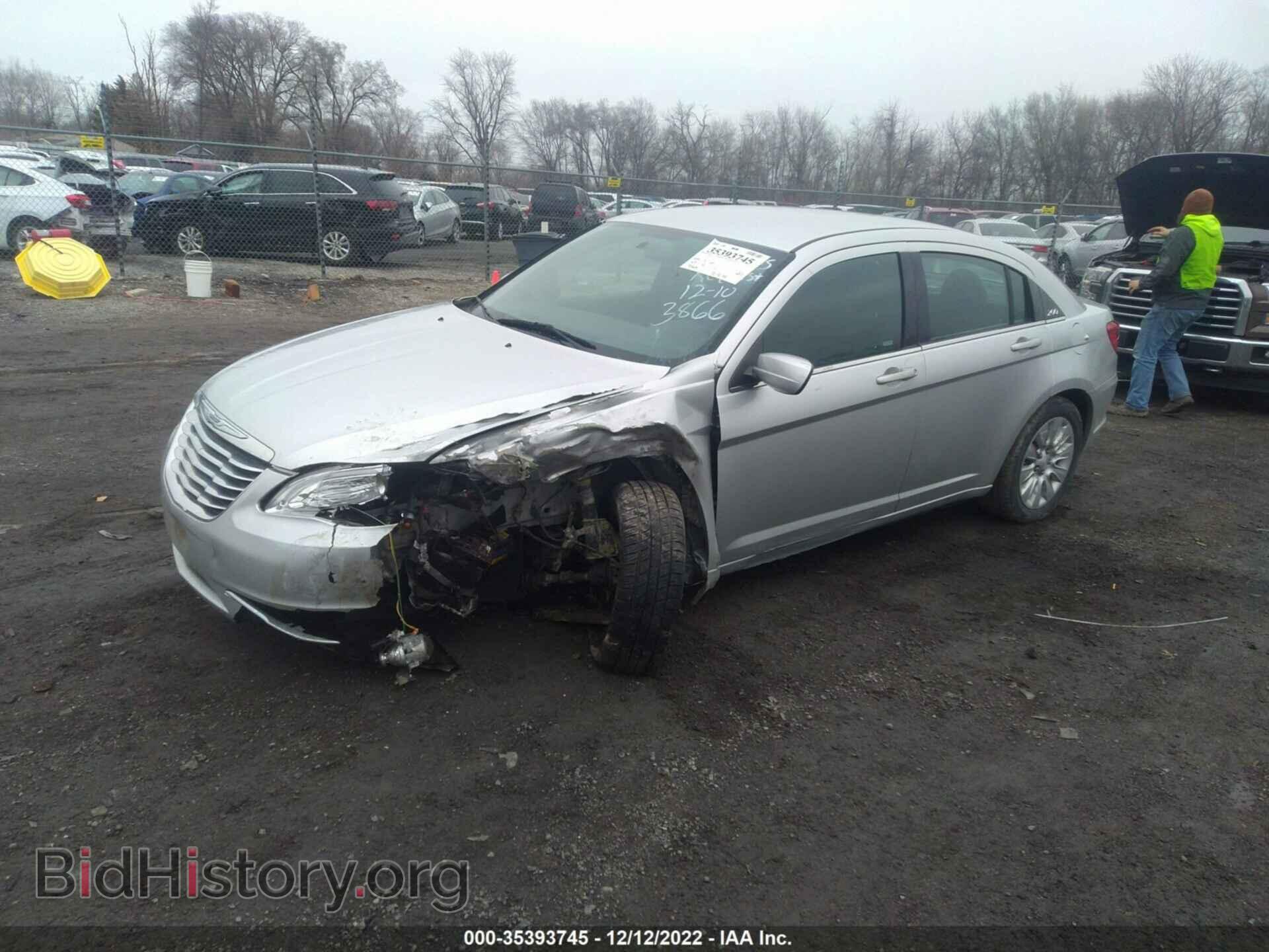 2012 CHRYSLER 200 - VIN: 1C3CCBAB3CN163866 - Фото 2