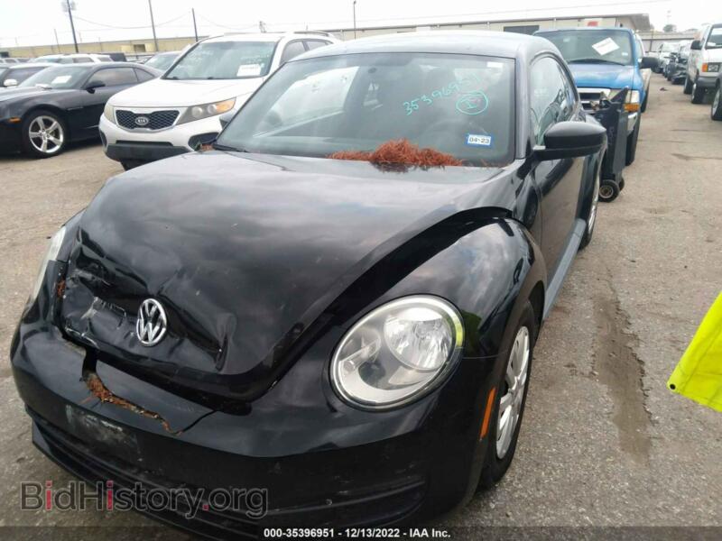 2012 Volkswagen BEETLE (VIN 3VWFP7AT2CM642189) — photo 2 of 11