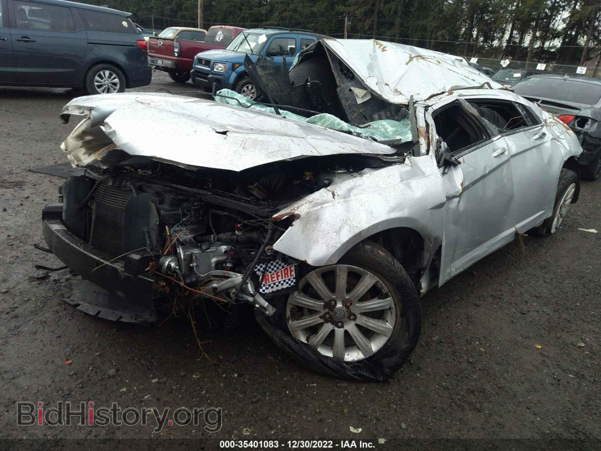 2011 CHRYSLER 200 - VIN: 1C3BC1FB2BN555668 - Фото 2