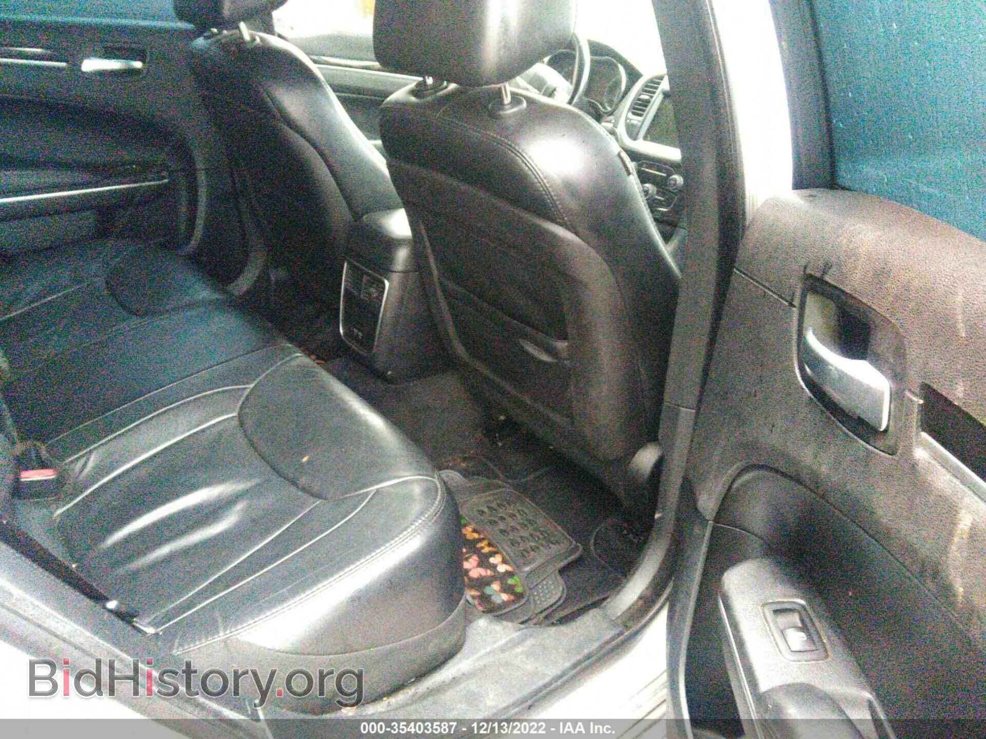 2015 CHRYSLER 300 - VIN: 2C3CCAAG4FH930076 - Фото 8
