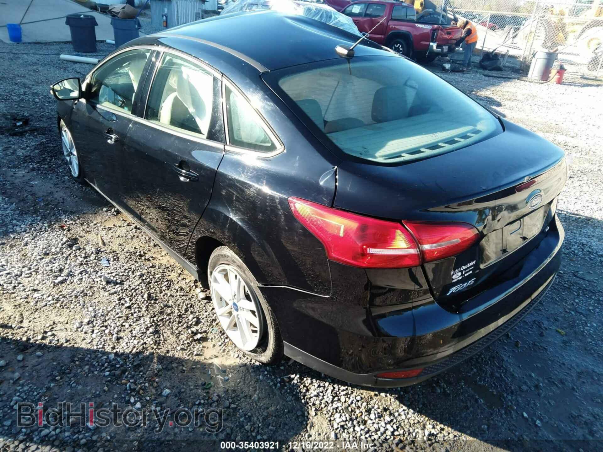 2017 FORD FOCUS - VIN: 1FADP3F25HL337481 - Фото 3