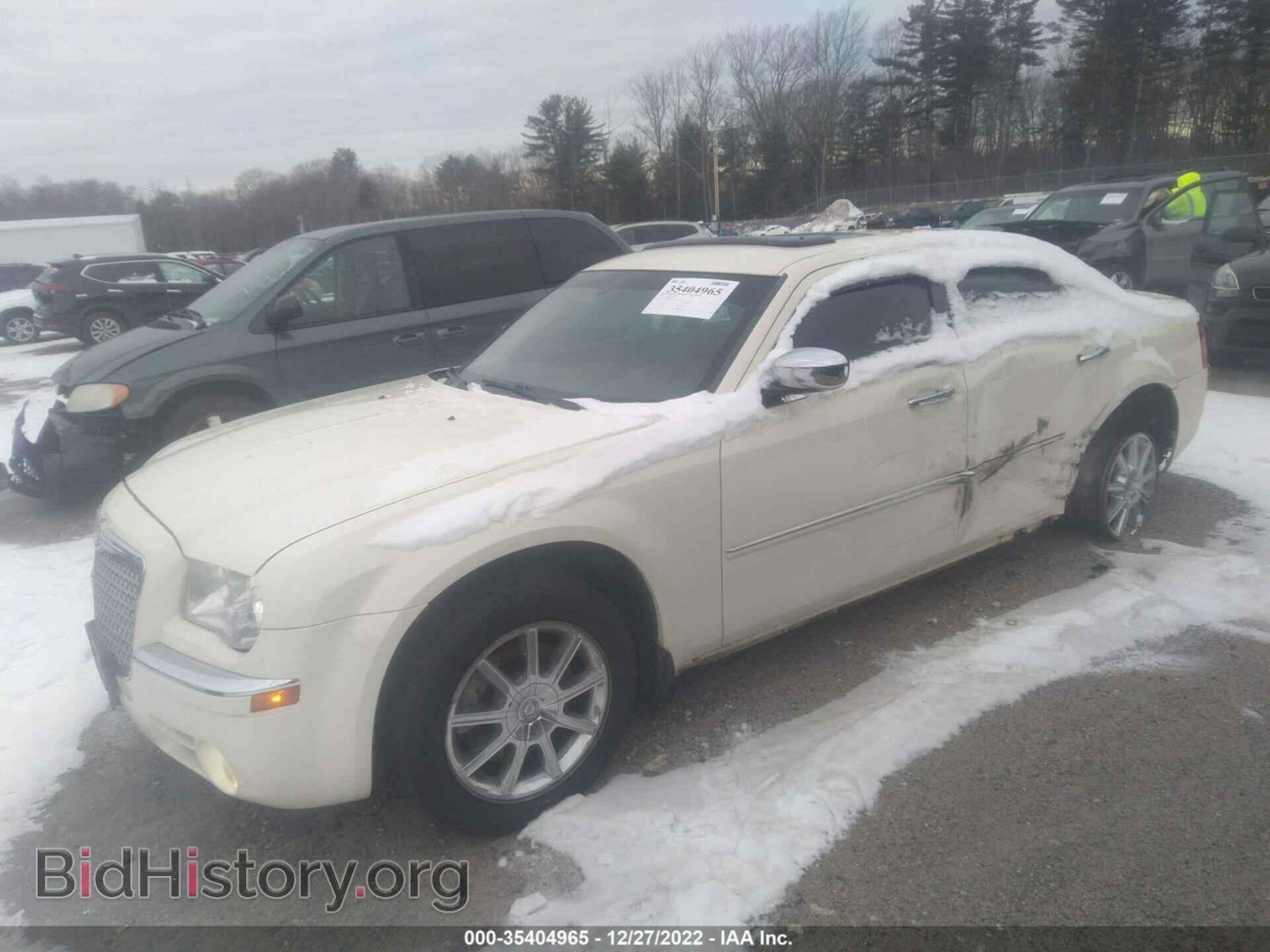2009 CHRYSLER 300 - VIN: 2C3KK33VX9H582181 - Фото 2