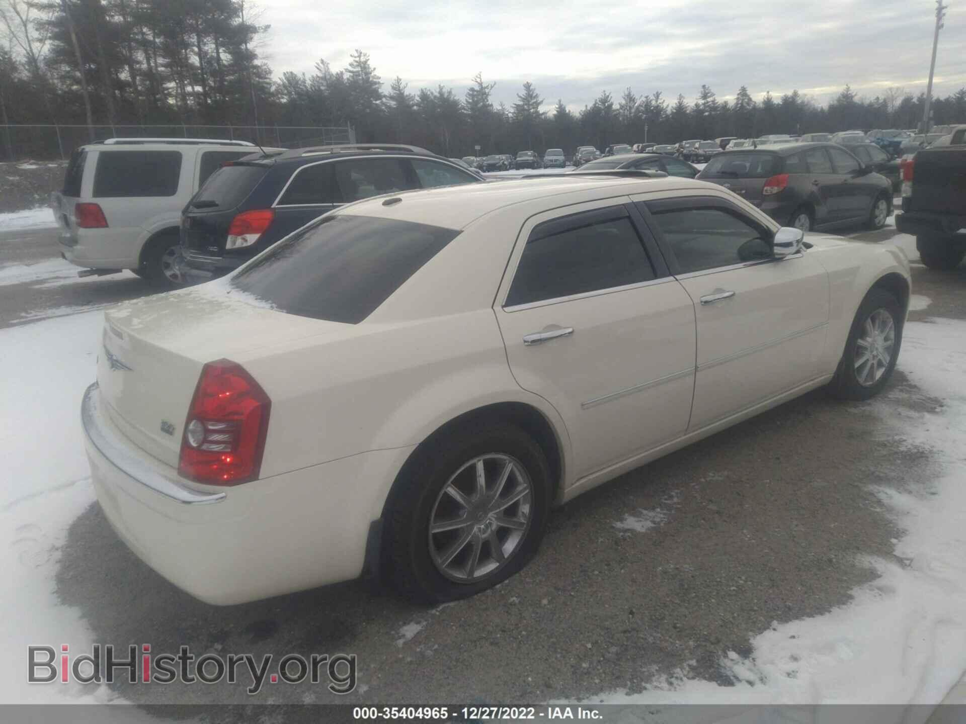 2009 CHRYSLER 300 - VIN: 2C3KK33VX9H582181 - Фото 4