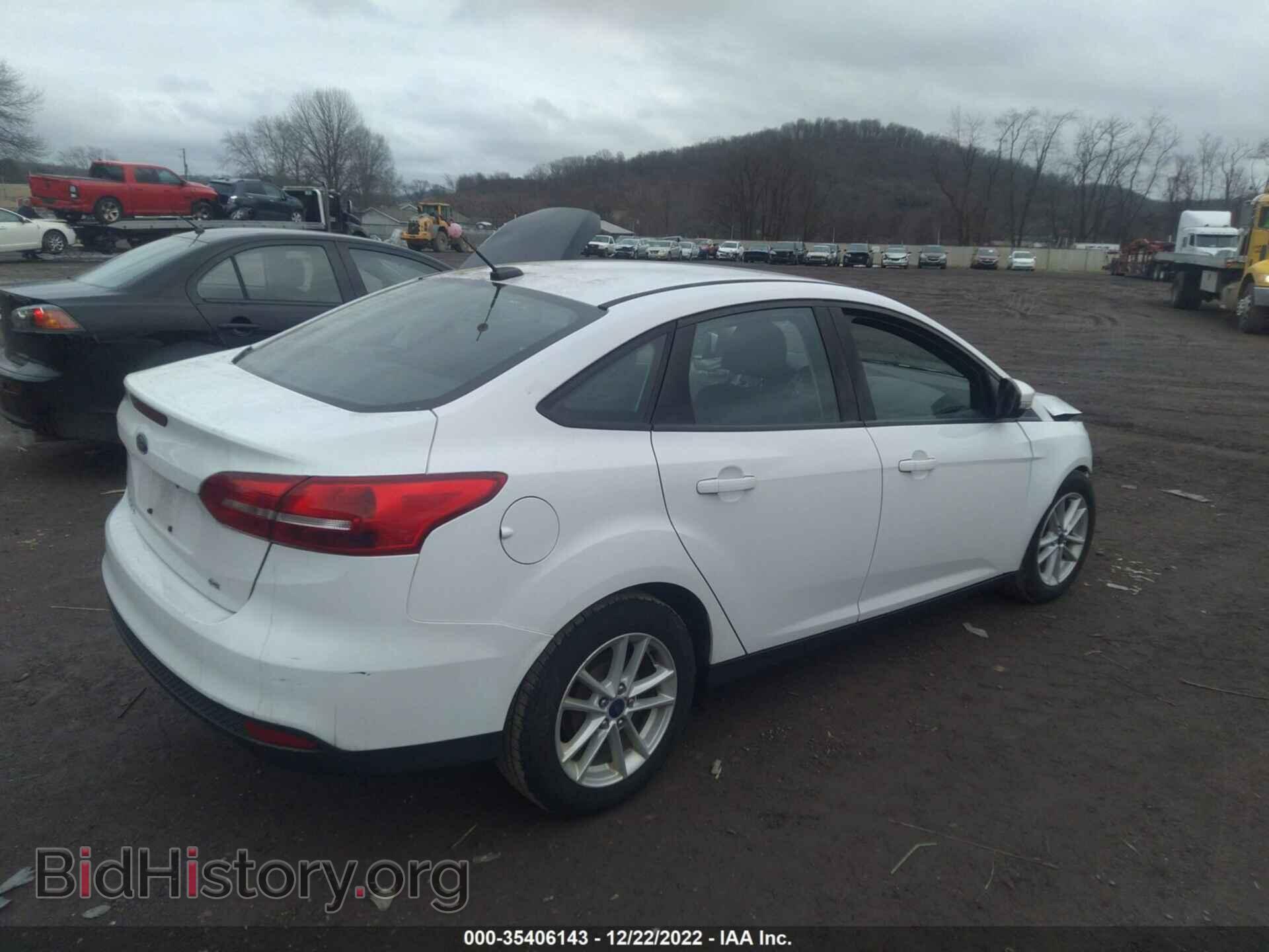 2017 FORD FOCUS - VIN: 1FADP3F24HL327976 - Photo 4