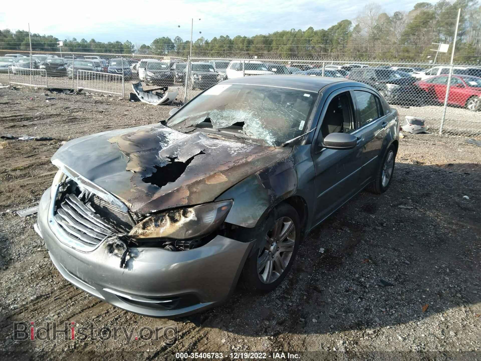 2013 CHRYSLER 200 - VIN: 1C3CCBBBXDN666021 - Photo 2