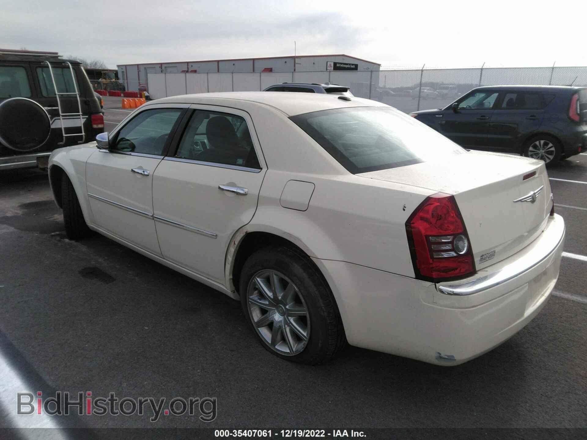 2010 CHRYSLER 300 - VIN: 2C3CA3CV1AH147965 - Фото 3