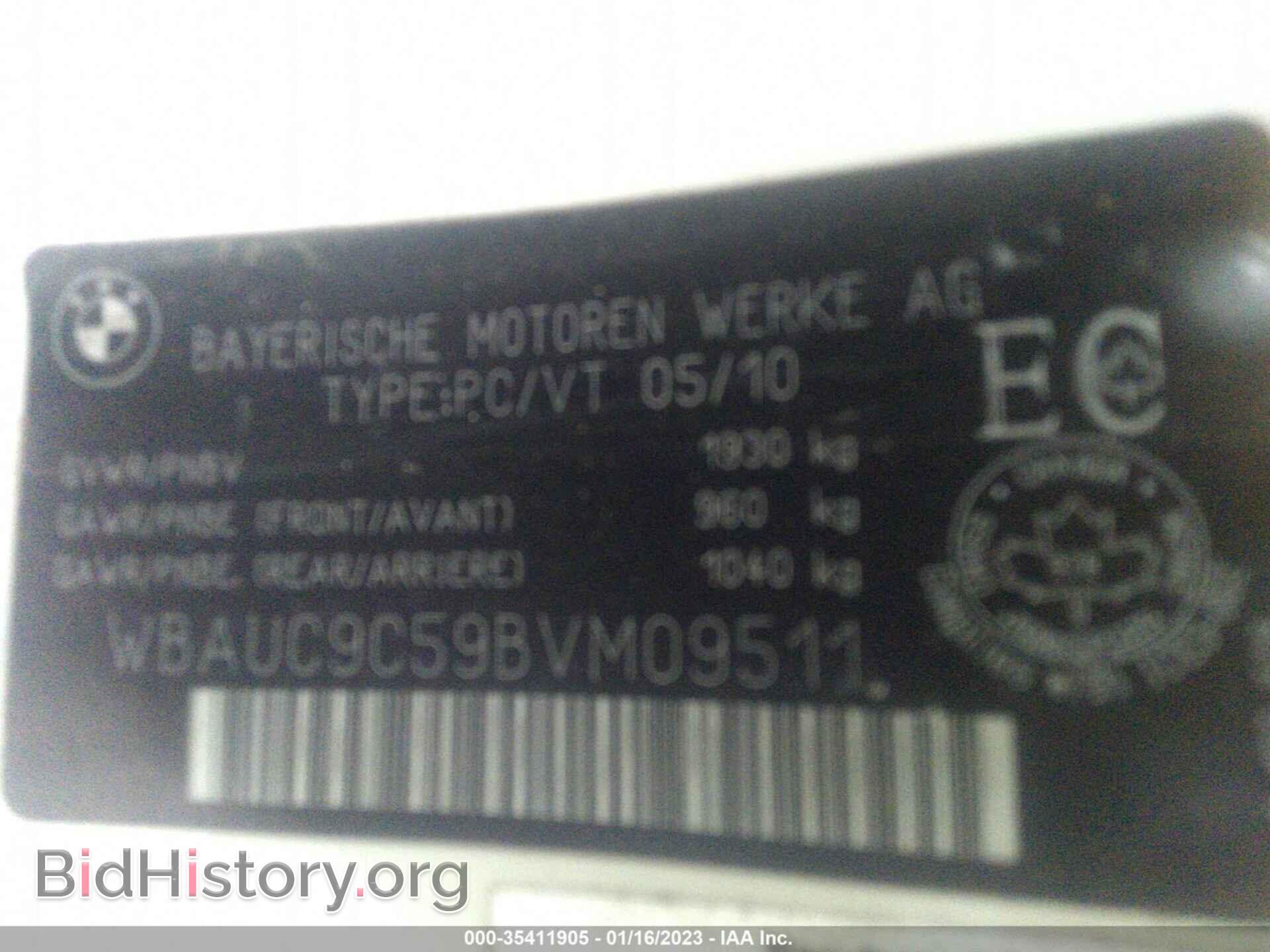 2011 BMW 1 SERIES - VIN: WBAUC9C59BVM09511 - Photo 9