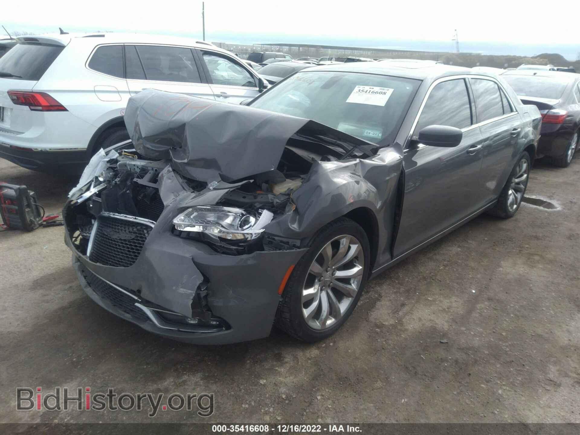 2017 CHRYSLER 300 - VIN: 2C3CCAAG6HH646788 - Фото 2