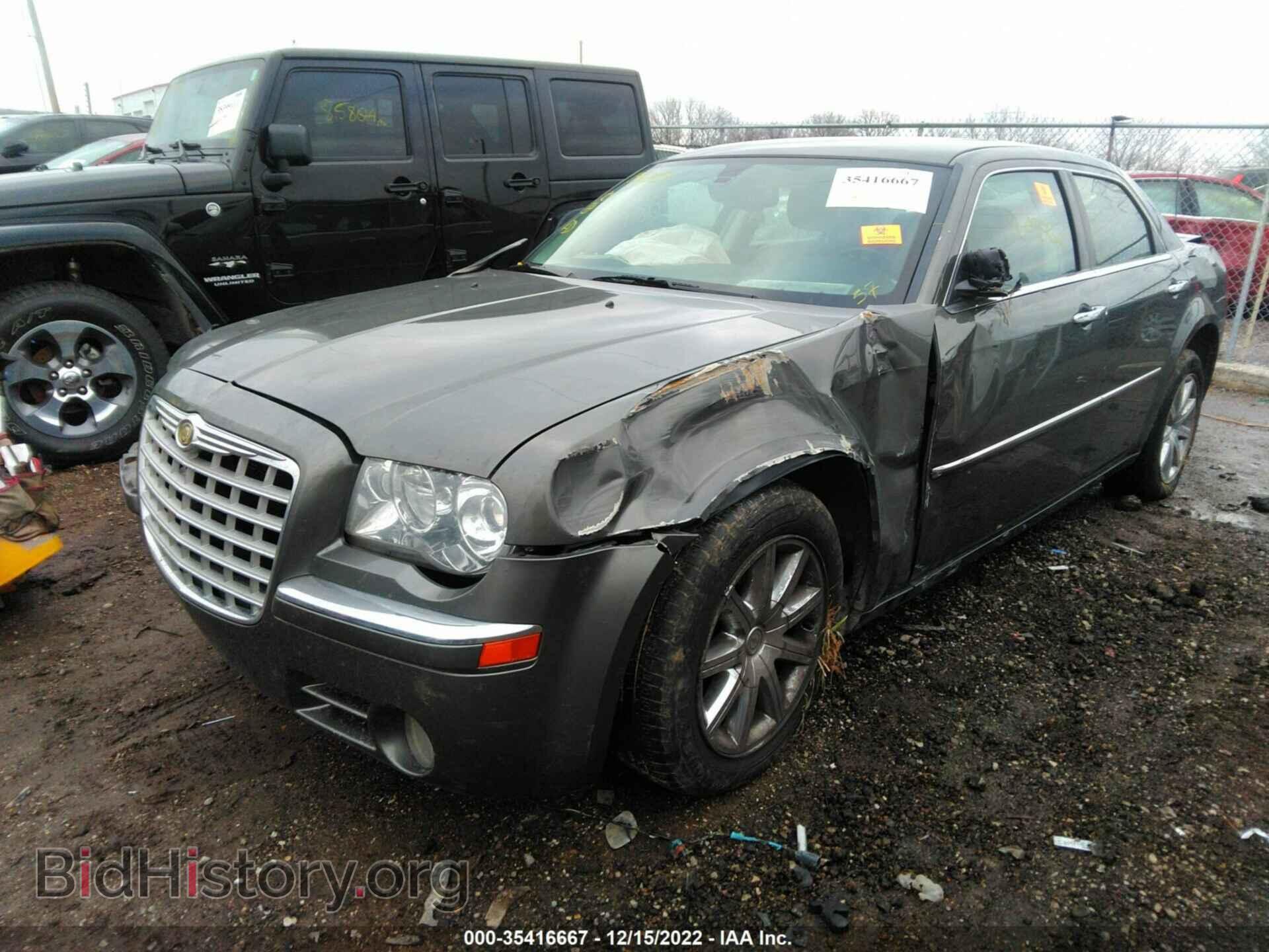 2009 CHRYSLER 300 - VIN: 2C3LA33V69H551744 - Фото 2