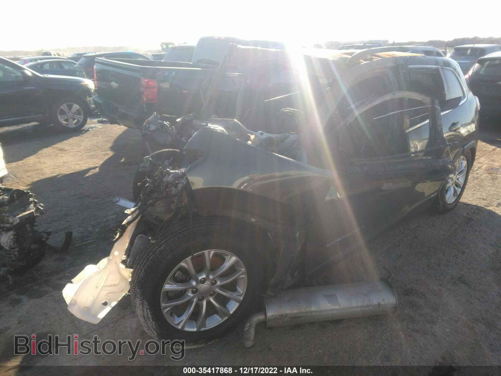 2019 JEEP CHEROKEE - VIN: 1C4PJLCB1KD307523 - Фото 2