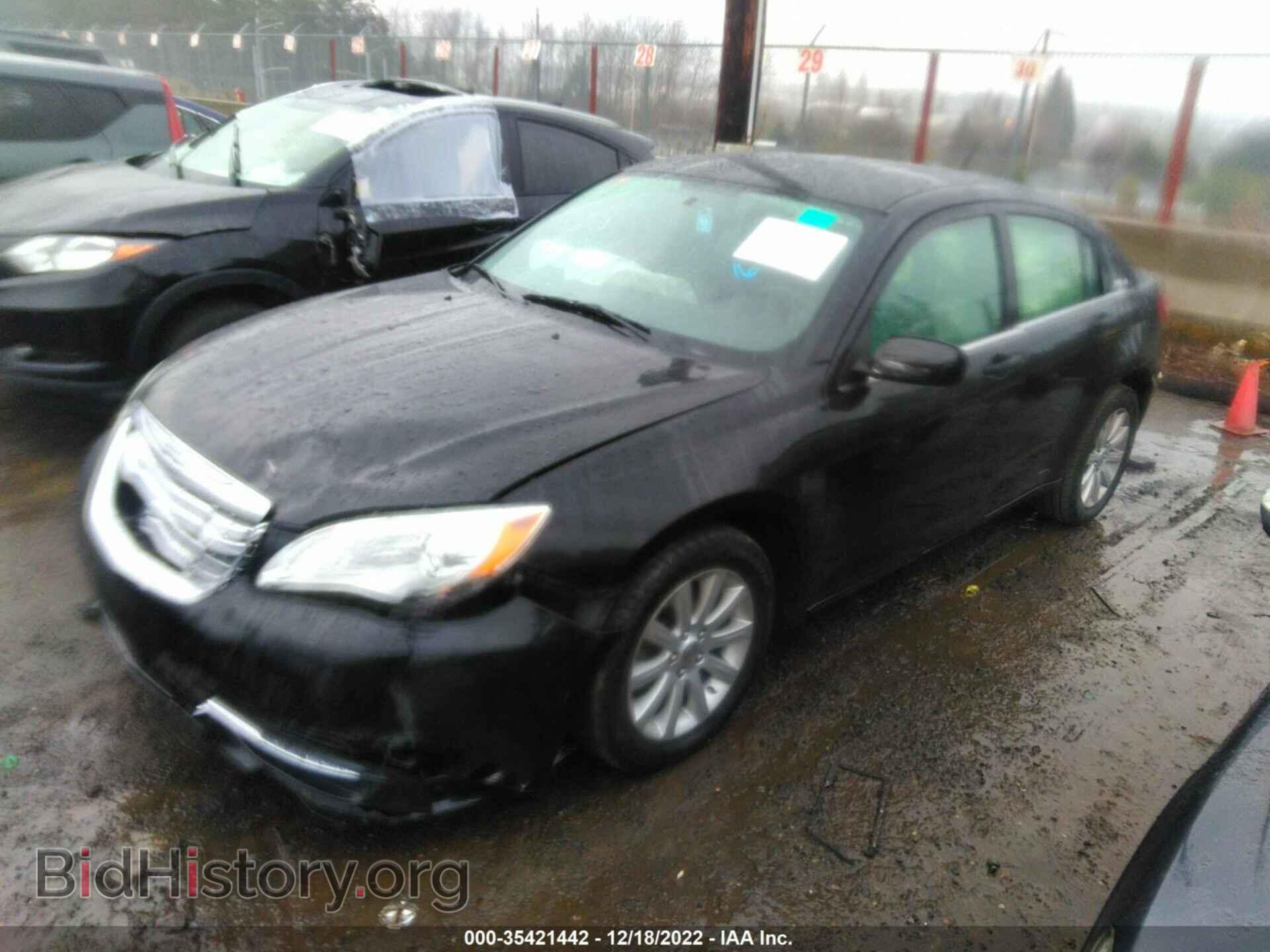 2012 CHRYSLER 200 - VIN: 1C3CCBBBXCN113531 - Фото 2