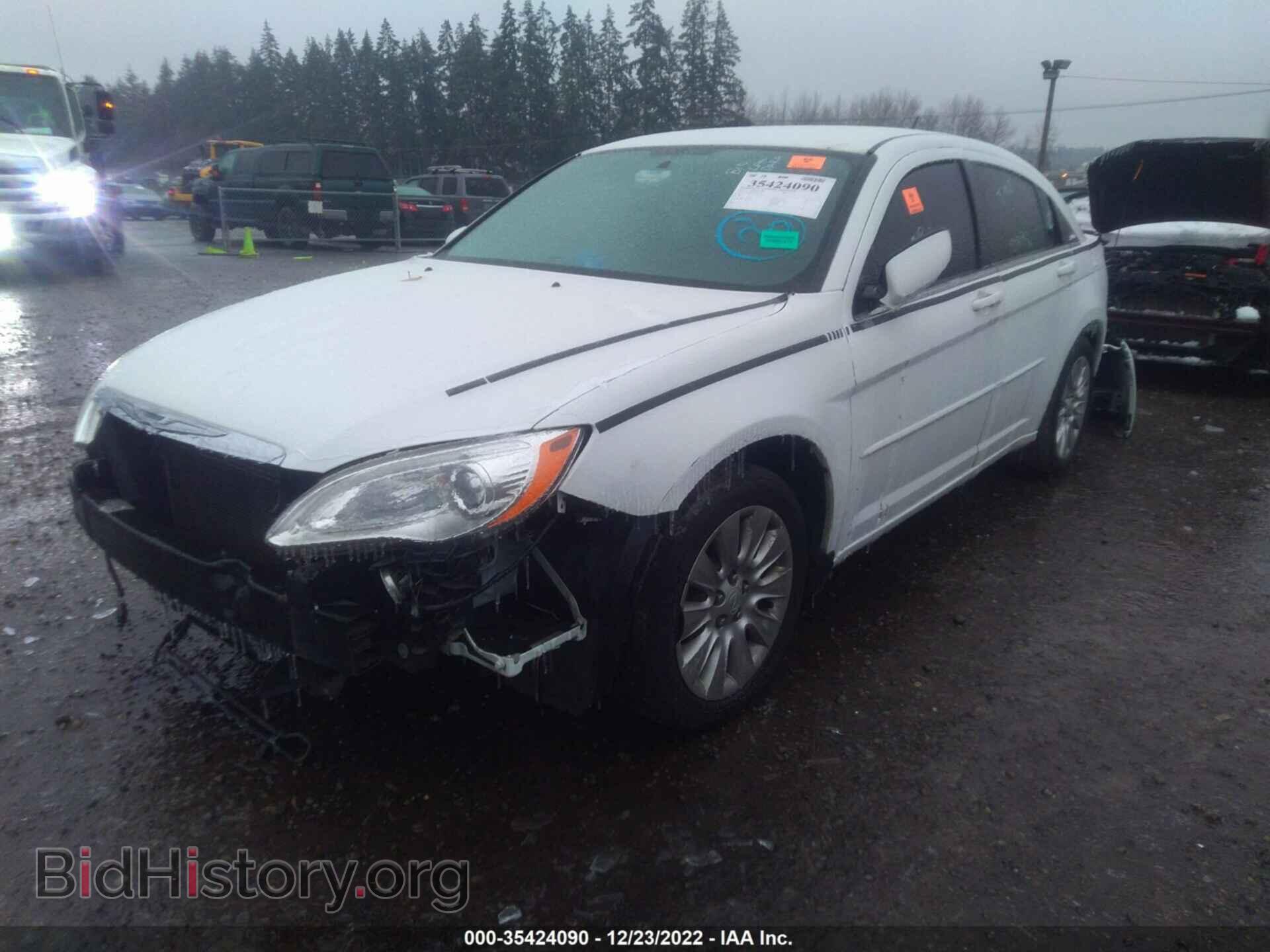 2012 CHRYSLER 200 - VIN: 1C3CCBAB0CN212764 - Фото 2