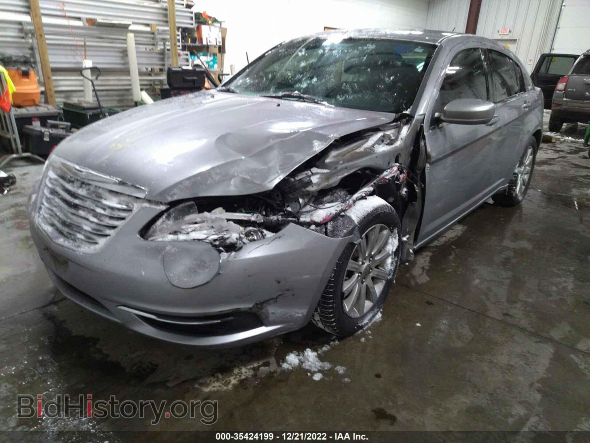 2013 CHRYSLER 200 - VIN: 1C3CCBBB4DN557490 - Photo 2