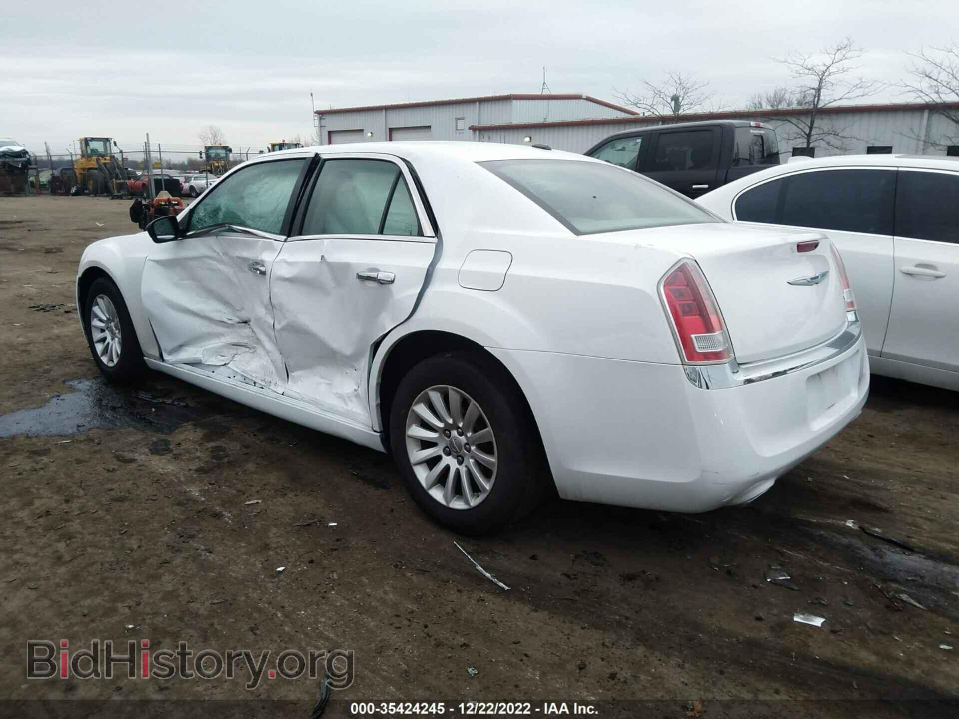 2013 CHRYSLER 300 - VIN: 2C3CCAAG1DH576241 - Фото 3