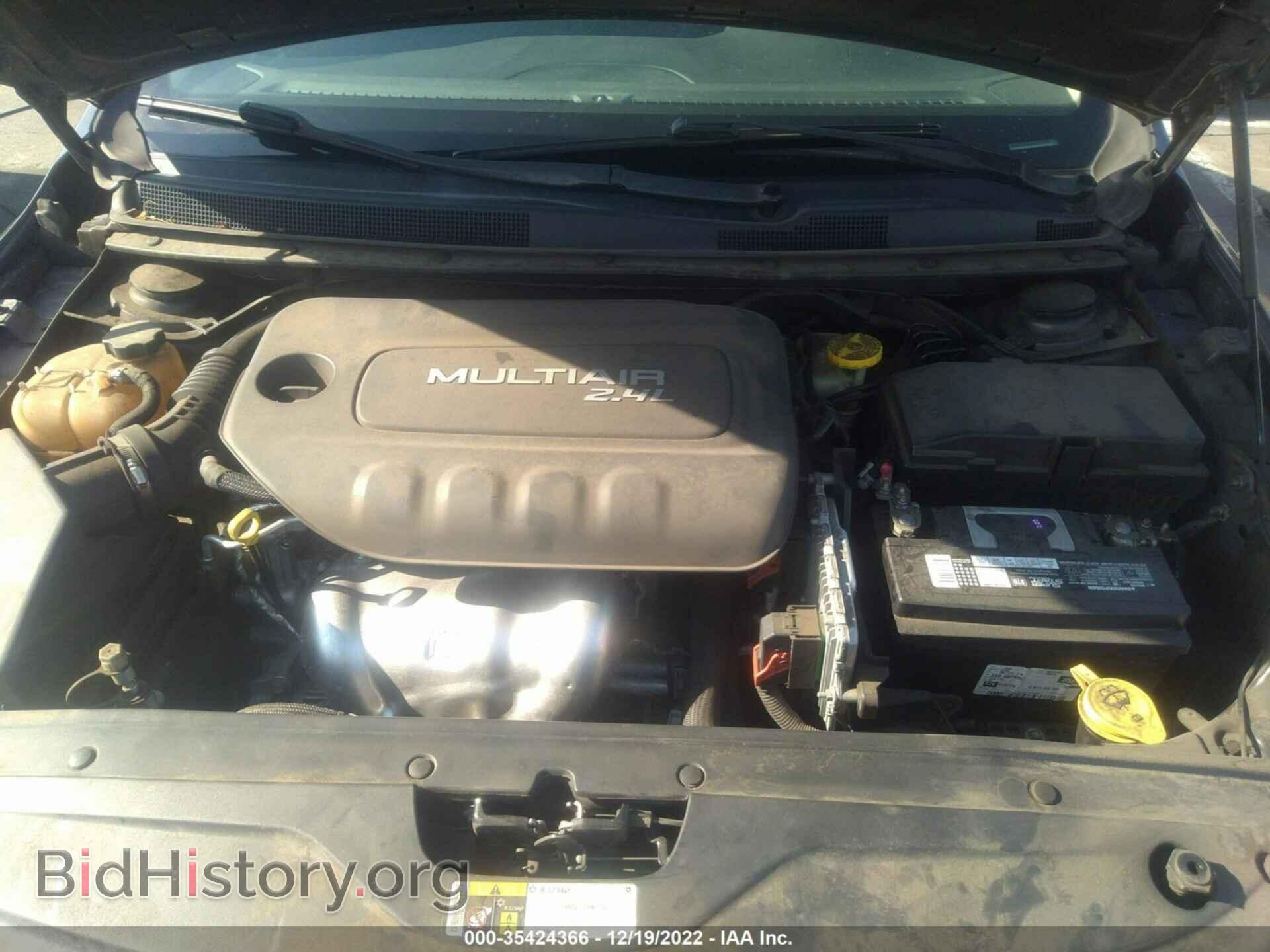 2016 CHRYSLER 200 - VIN: 1C3CCCAB3GN107504 - Фото 10