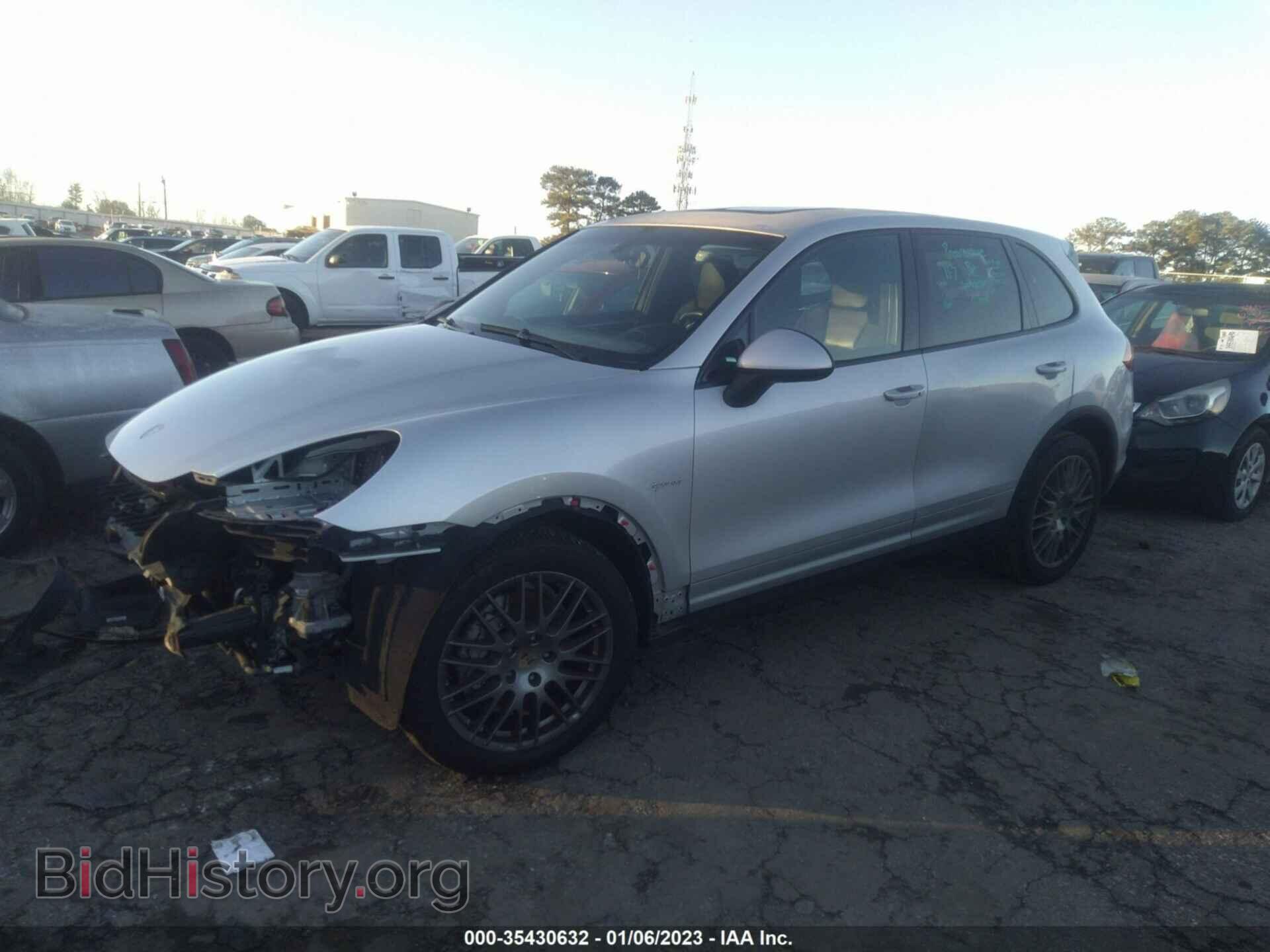 2011 PORSCHE CAYENNE - VIN: WP1AE2A22BLA92908 - Фото 2