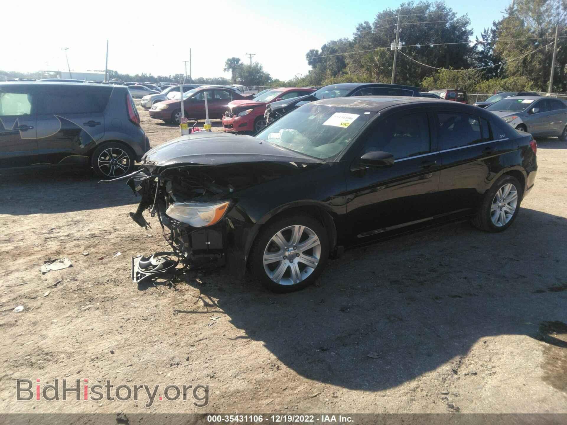 2013 CHRYSLER 200 - VIN: 1C3CCBBB6DN577076 - Photo 2