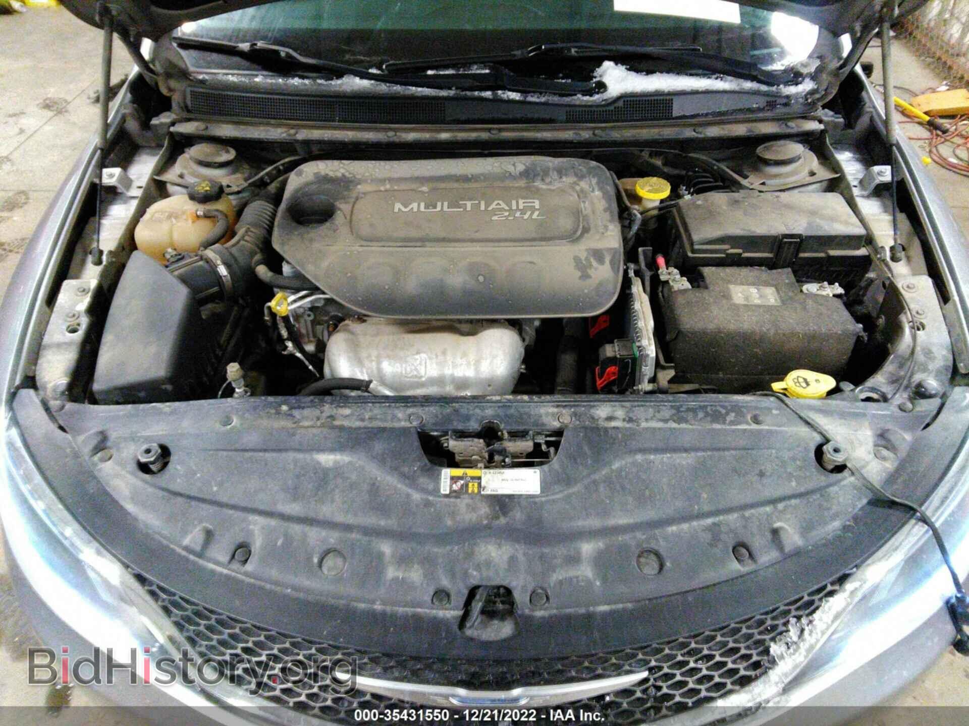 2016 CHRYSLER 200 - VIN: 1C3CCCAB6GN145115 - Фото 10