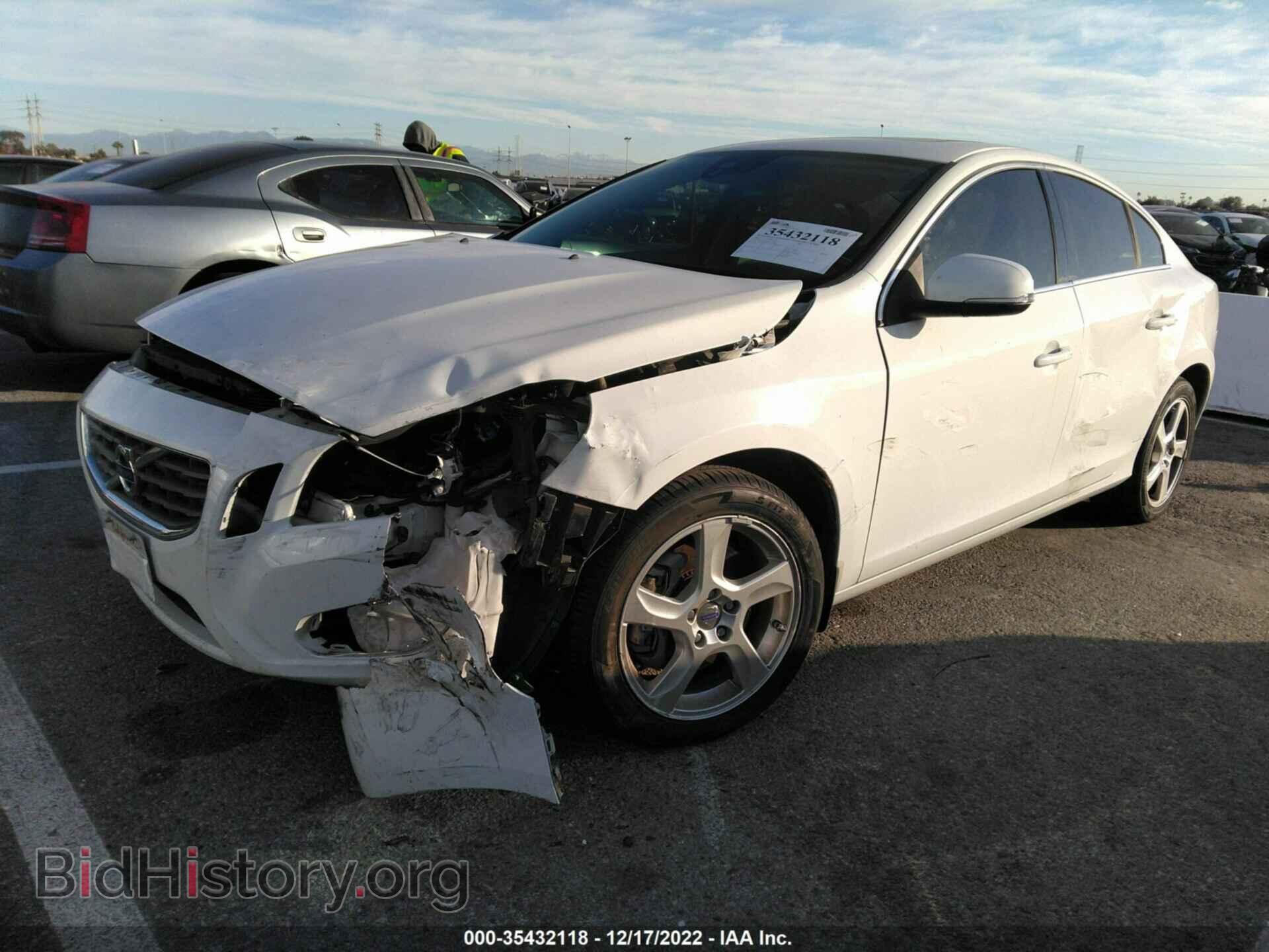 2012 VOLVO S60 - VIN: YV1622FS2C2111029 - Фото 2