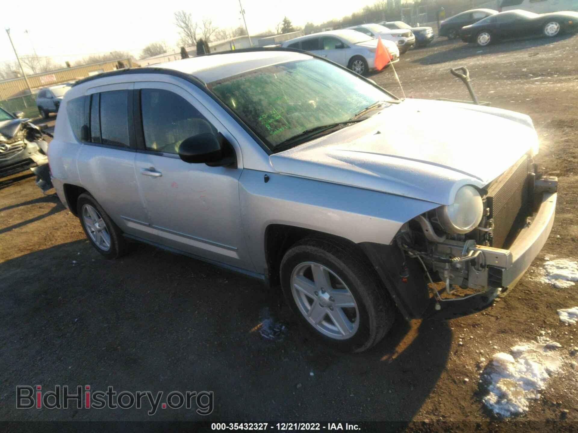 Photo 1J4NF4FB3AD591420 - JEEP COMPASS 2010