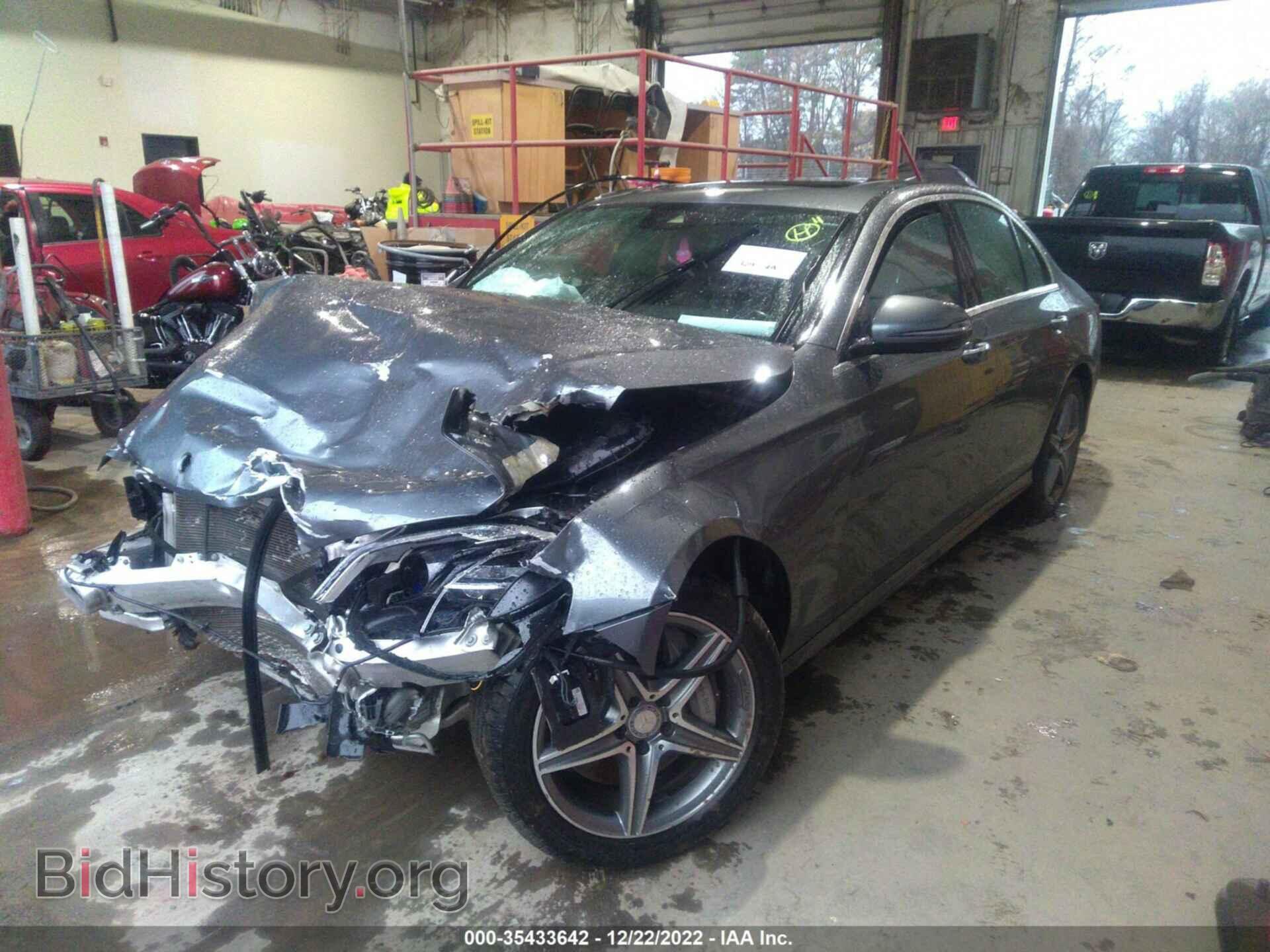 2017 MERCEDES-BENZ E-CLASS - VIN: WDDZF4KB3HA026471 - Фото 2