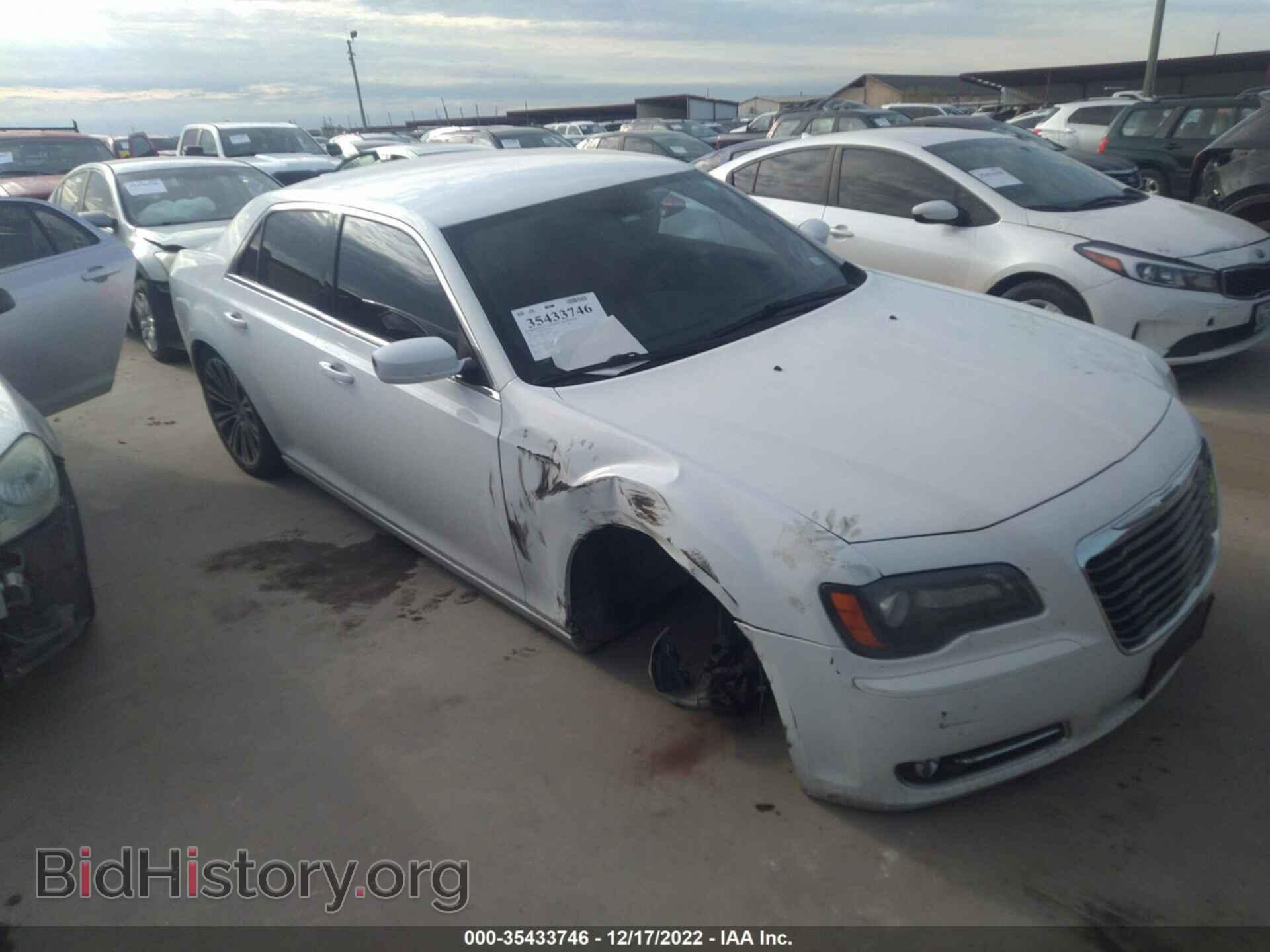 Фотография 2C3CCABG8EH206193 - CHRYSLER 300 2014