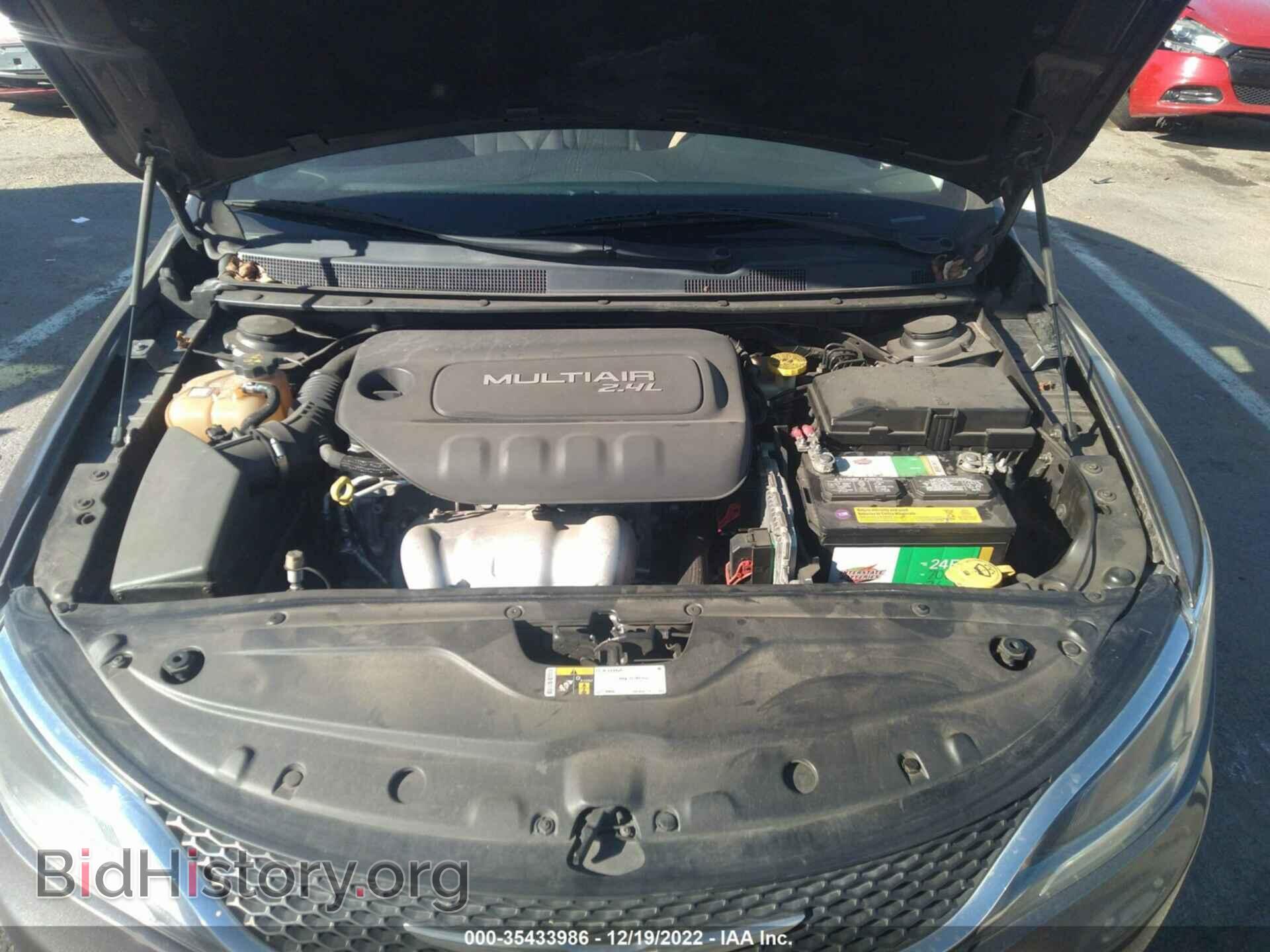 2015 CHRYSLER 200 - VIN: 1C3CCCAB5FN708511 - Фото 10
