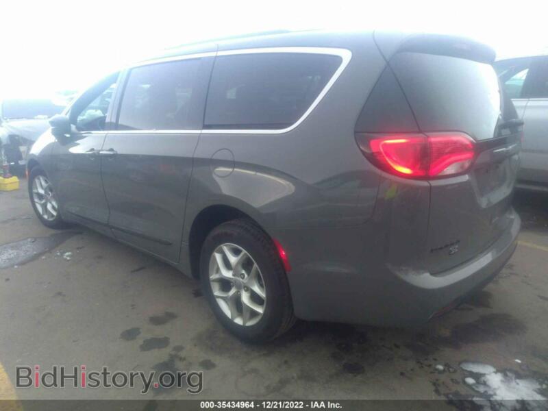 2020 Chrysler PACIFICA (VIN 2C4RC1BG4LR138200) — photo 3 of 11