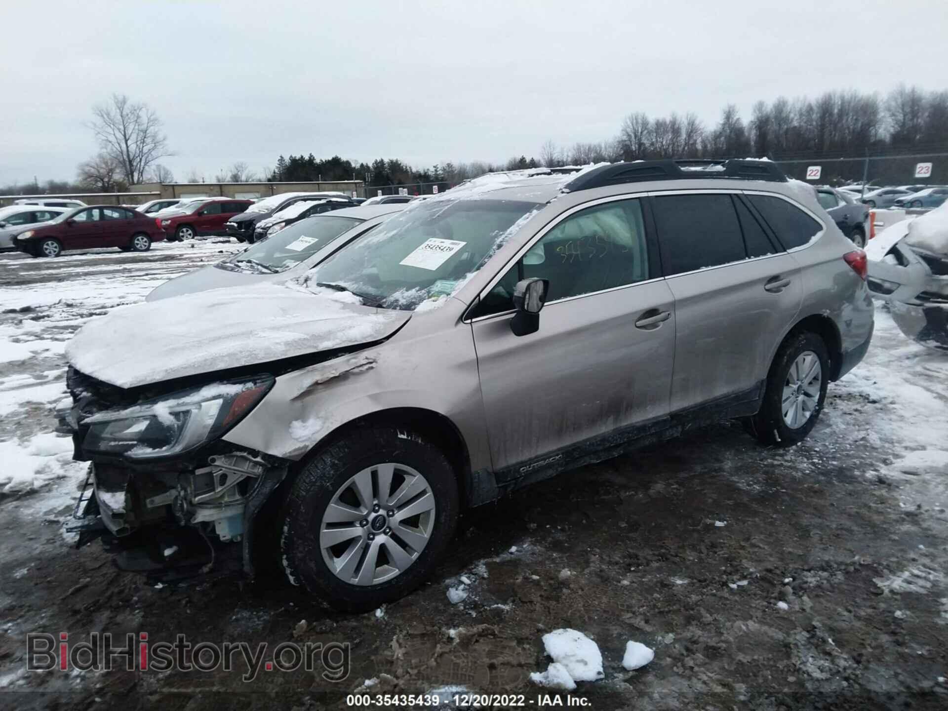 2018 SUBARU OUTBACK - VIN: 4S4BSAFC3J3295987 - Photo 2