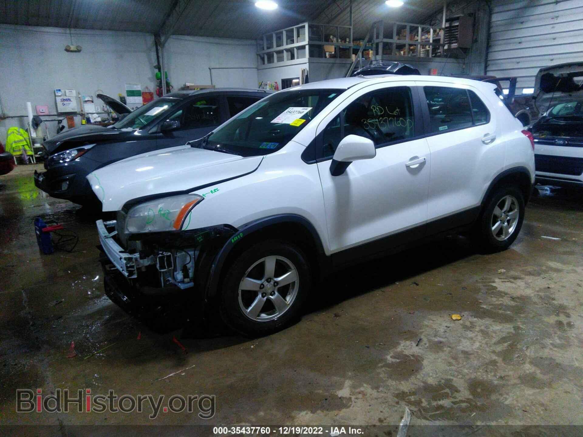 2016 CHEVROLET TRAX - VIN: 3GNCJNSB4GL234281 - Фото 2