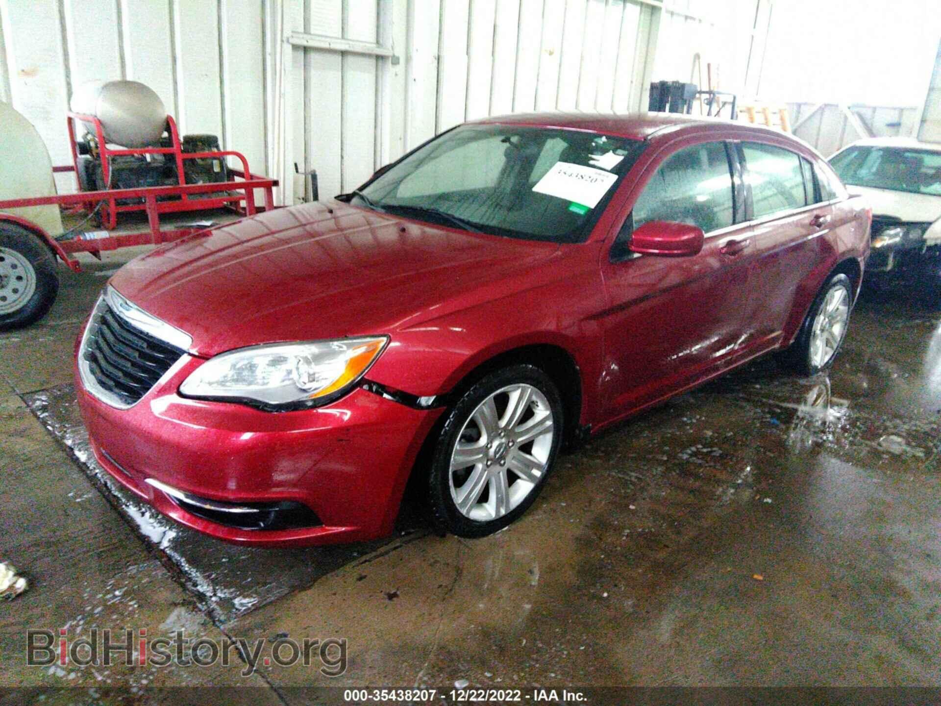 2013 CHRYSLER 200 - VIN: 1C3CCBABXDN705918 - Фото 2