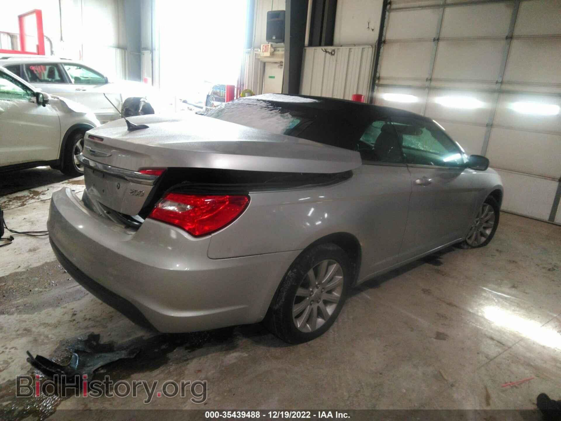 2011 CHRYSLER 200 - VIN: 1C3BC2EB1BN537282 - Фото 4