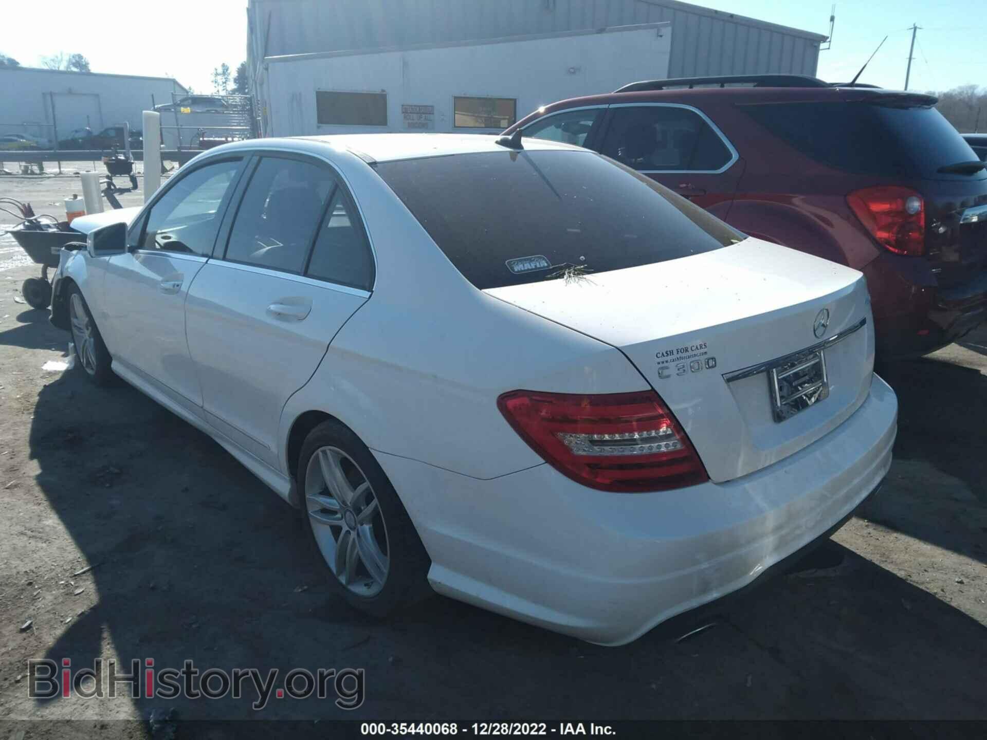 2013 MERCEDES-BENZ C-CLASS - VIN: WDDGF8AB0DR244055 - Фото 3