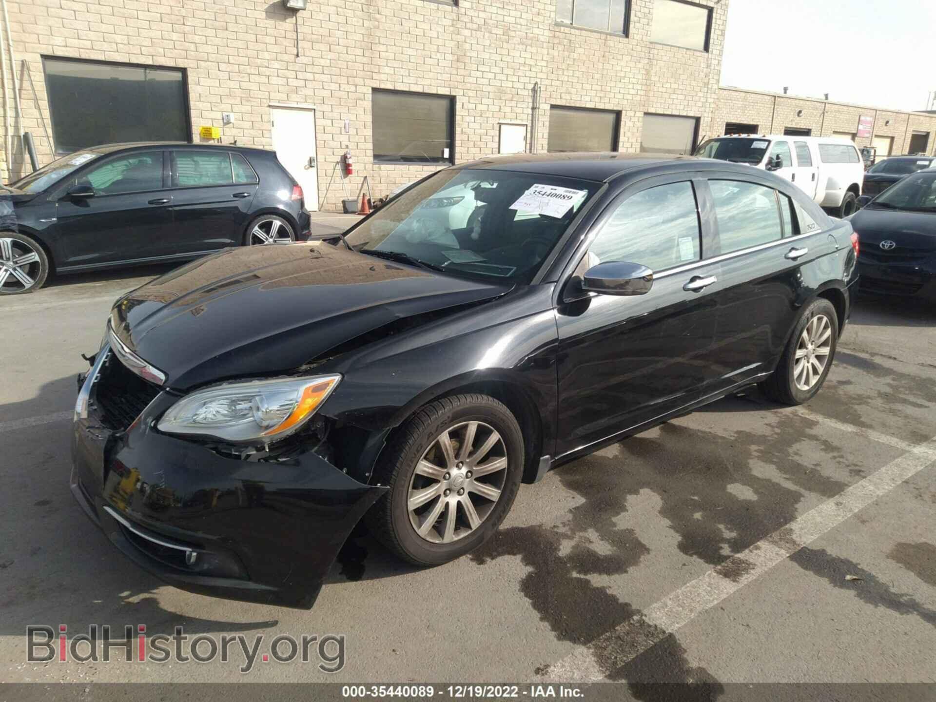 2013 CHRYSLER 200 - VIN: 1C3CCBCG6DN527868 - Фото 2