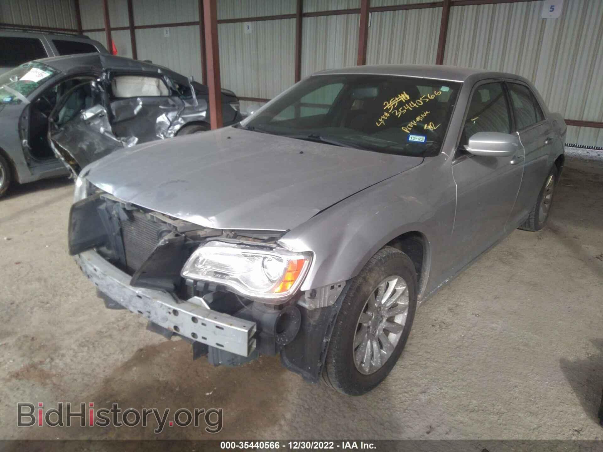 2012 CHRYSLER 300 - VIN: 2C3CCAAG9CH107381 - Фото 2