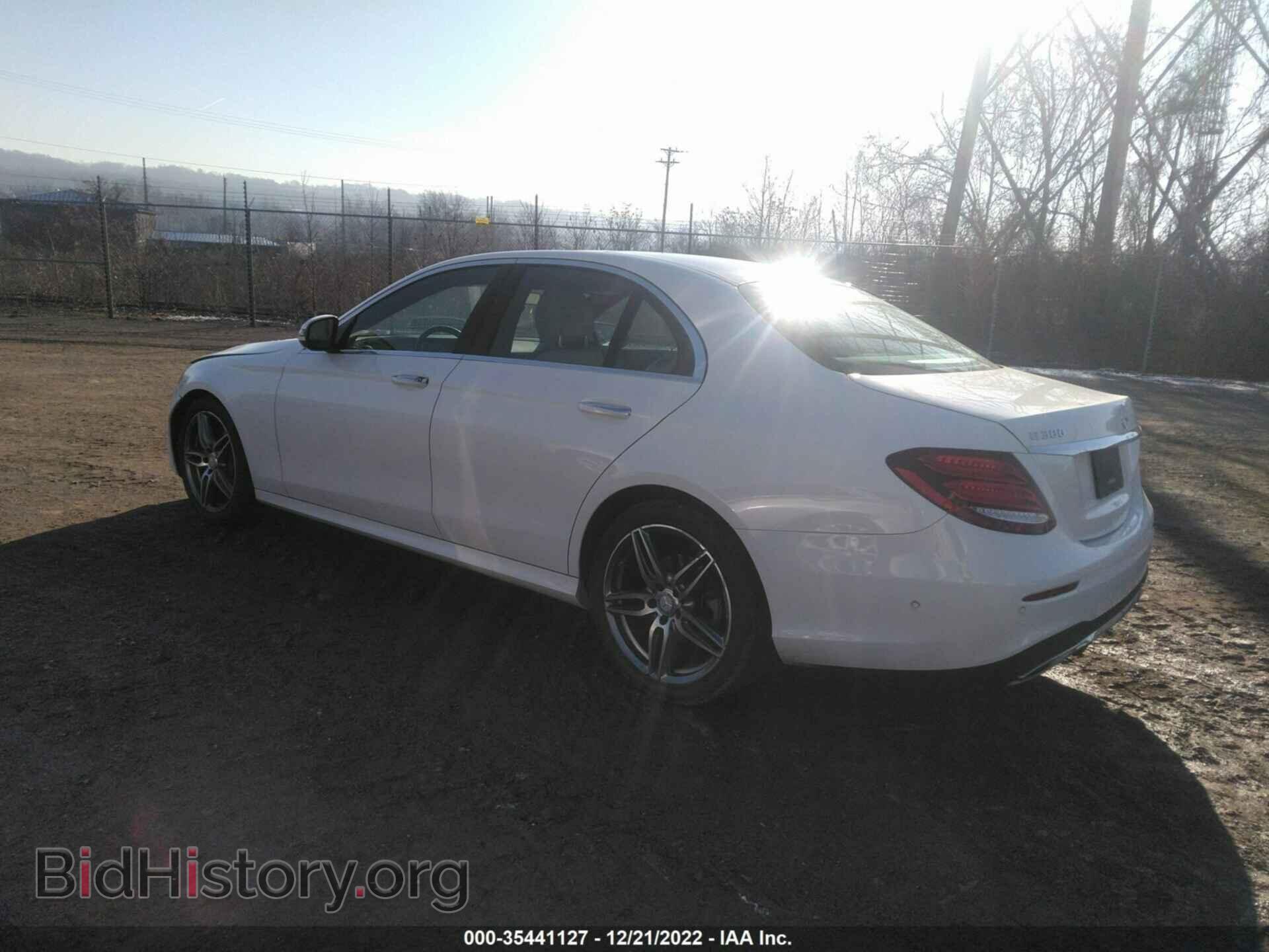 2017 MERCEDES-BENZ E-CLASS - VIN: WDDZF4KB8HA094328 - Фото 3